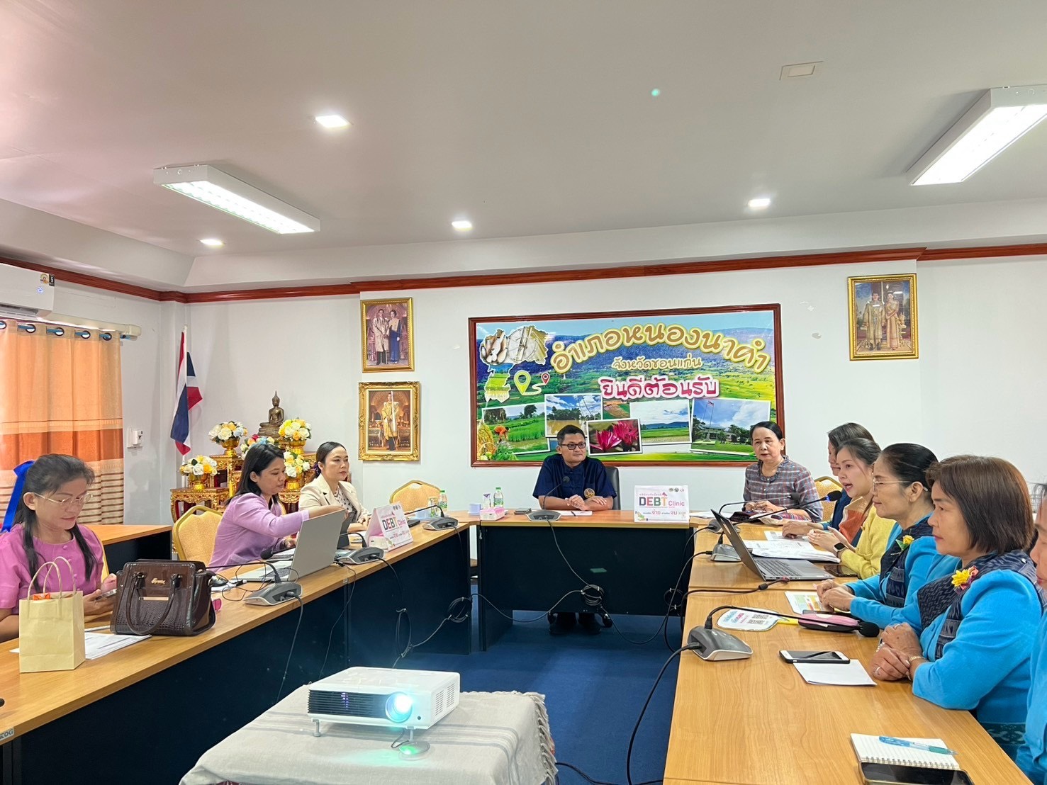 พช.ขอนแก่น : ลงพื้นที่ติดตามและสนับสนุนการดำเนินงาน การบริหารจัดการหนี้ค้างเกินกำหนดชำระ กองทุนพัฒนาบทบาทสตรี (คลินิกแก้หนี้สตรี คุณพร้อมจ่าย เราพร้อมจบ DEBT Clinic By CDK)