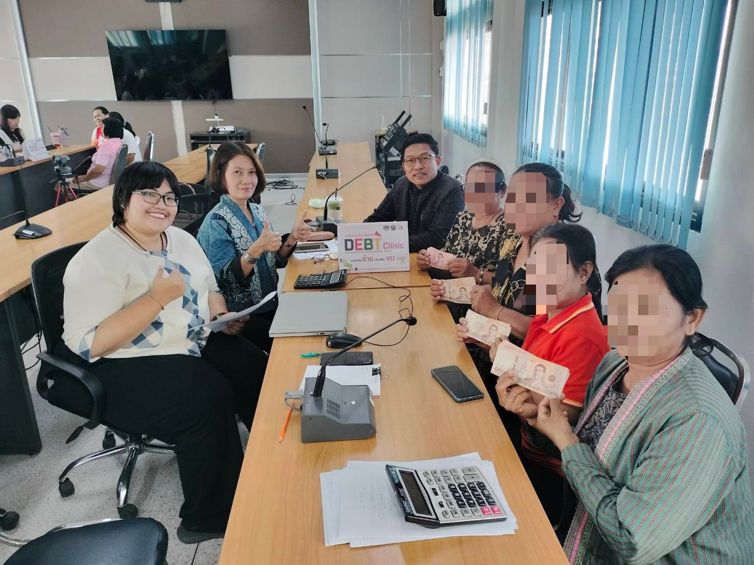 พช.ขอนแก่น : ลงพื้นที่ติดตามและสนับสนุนการดำเนินงาน การบริหารจัดการหนี้ค้างเกินกำหนดชำระ กองทุนพัฒนาบทบาทสตรี (คลินิกแก้หนี้สตรี คุณพร้อมจ่าย เราพร้อมจบ DEBT Clinic By CDK)
