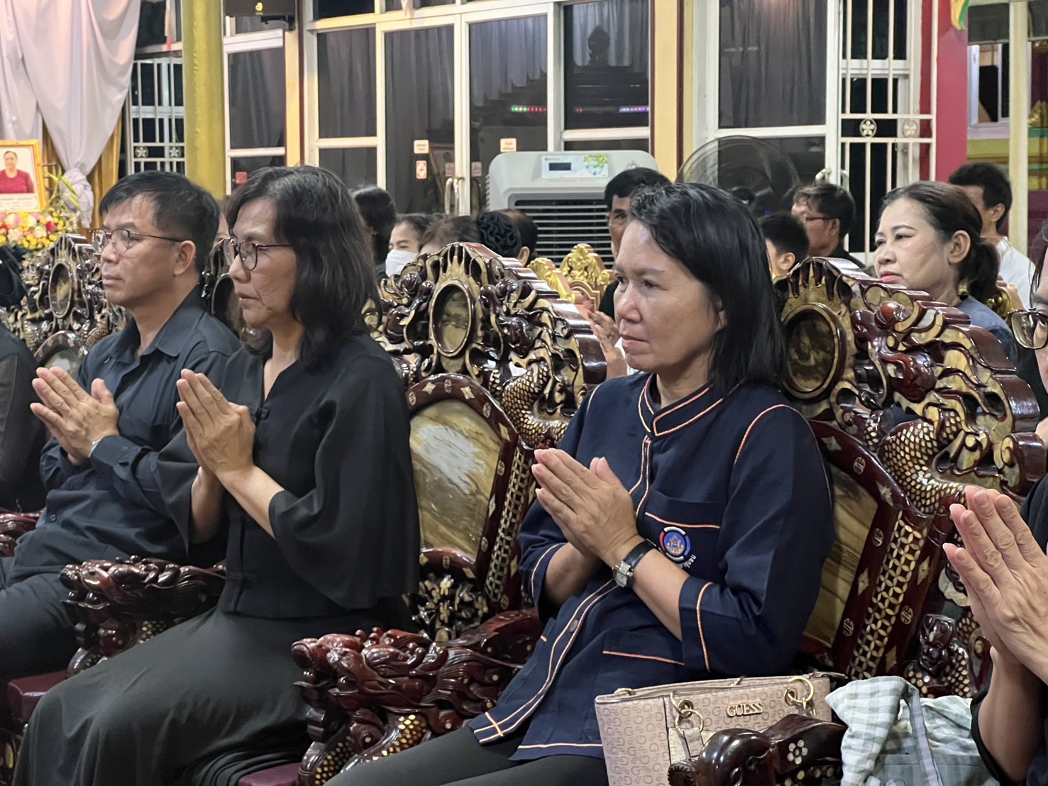 พช.ขอนแก่น : ร่วมเป็นเจ้าภาพฟังสวดพระอภิธรรม คุณแม่สมจิตร สุนทรพิทักษ์ ของนางสาวกนกอร สุนทรพิทักษ์ นักวิชาการพัฒนาชุมชนอำเภอบ้านฝาง