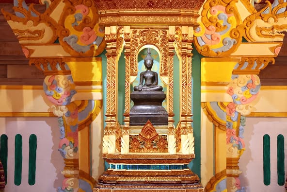 จังหวัดขอนแก่น : จัดพิธีถวายน้ำสรงพระราชทานพระศรีสัตนาคนหุต (หลวงพ่อพระลับ) ณ วัดธาตุ พระอารามหลวง