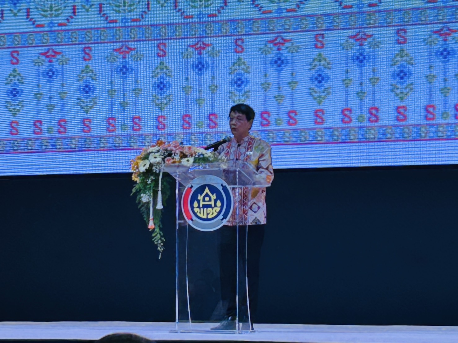 พช.ขอนแก่น : ร่วมโครงการยกระดับการพัฒนาผลิตภัณฑ์ภูมิปัญญาผ้าไทยและงานหัตถกรรม กิจกรรมการ Coaching ผ้าลายพระราชทานและงานหัตถกรรม ประจำปี 2568 จุดดำเนินการที่ 3 อุดรธานี