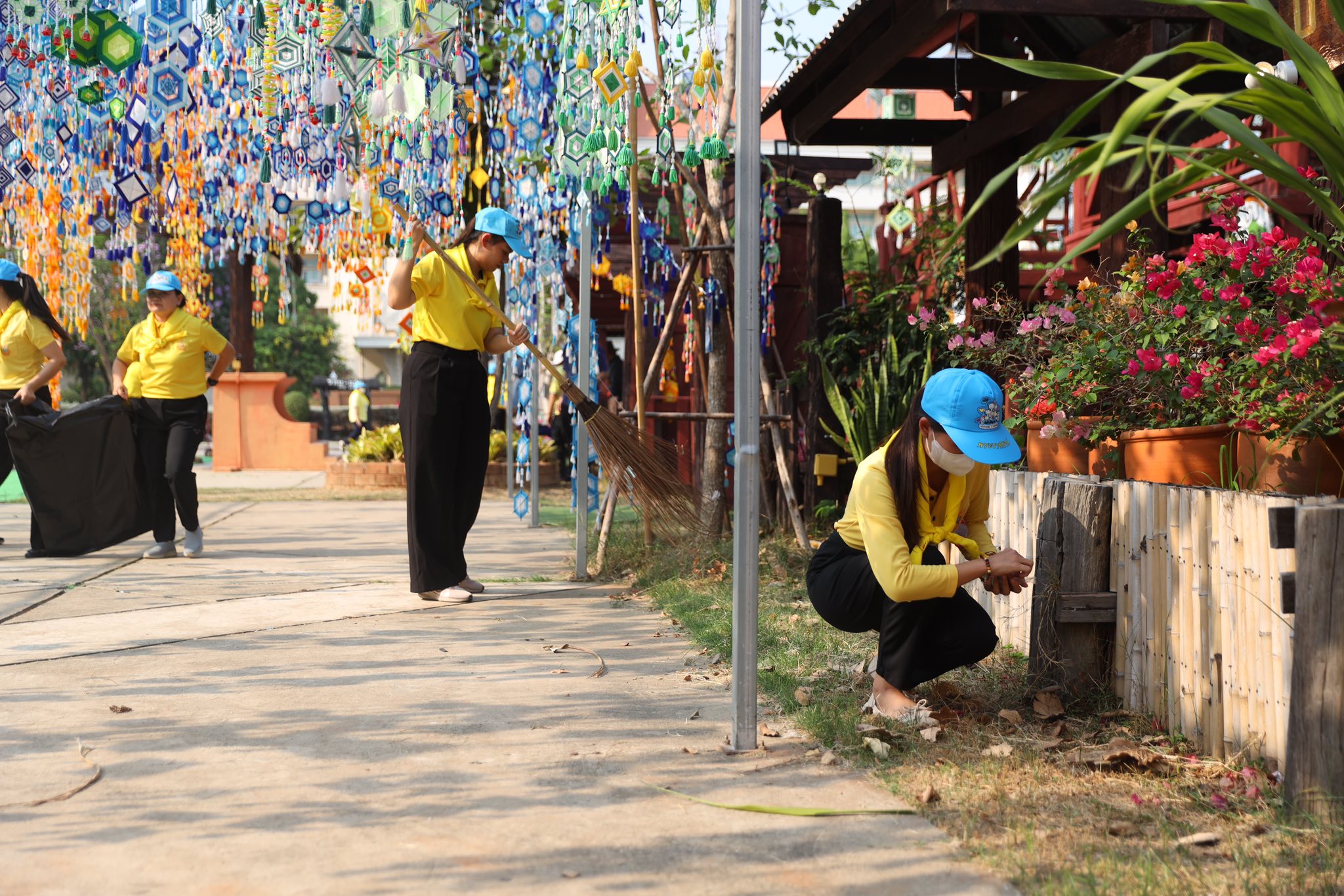จังหวัดขอนแก่น : จัดกิจกรรมจิตอาสาบำเพ็ญสาธารณประโยชน์เนื่องในวันข้าราชการพลเรือน
