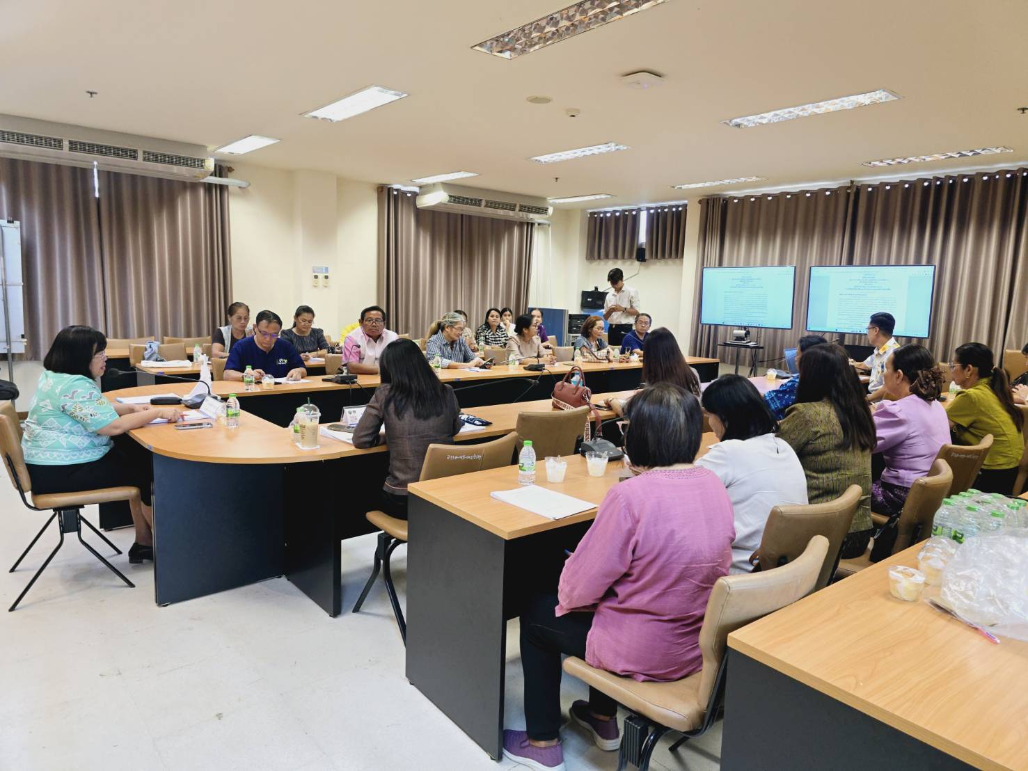 พช.ขอนแก่น : จัดประชุมคณะกรรมการเครือข่ายกลุ่มอาชีพ และผู้ผลิต ผู้ประกอบการหนึ่งตำบล หนึ่งผลิตภัณฑ์  จังหวัดขอนแก่น ครั้งที่ 1/2568