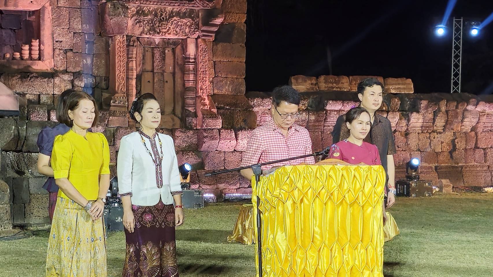 พช.ขอนแก่น : ร่วมงานประเพณี “ศิวะราตรี ปูชนียาลัย ปราสาทเปือยน้อย” ประจำปี 2568 ณ ลานหน้าปราสาทเปือยน้อย อ.เปือยน้อย จังหวัดขอนแก่น