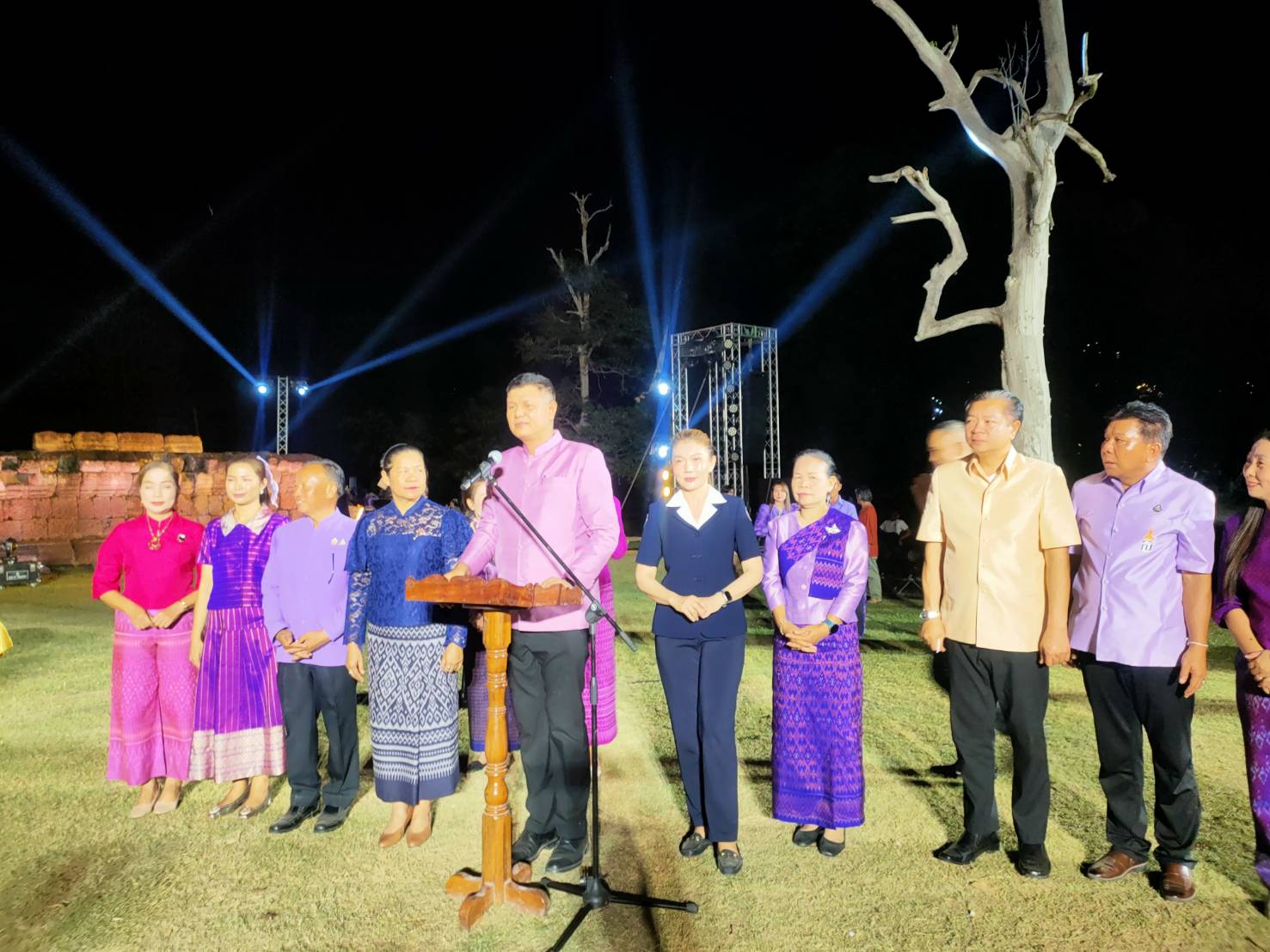 พช.ขอนแก่น : ร่วมงานประเพณี “ศิวะราตรี ปูชนียาลัย ปราสาทเปือยน้อย” ประจำปี 2568 ณ ลานหน้าปราสาทเปือยน้อย อ.เปือยน้อย จังหวัดขอนแก่น