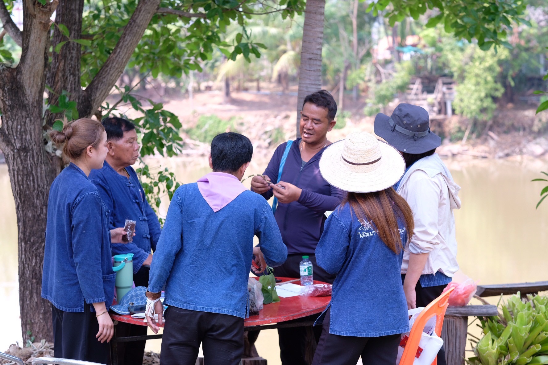 พช.ขอนแก่น : ดำเนินโครงการนวัตกรรมสร้างสรรค์เพื่อชุมชน (7C : Innovation for Smarter CDD Khonkaen) “เติมแฮง แบ่งปัน สานฝัน โคก หนอง นา” กิจกรรม ฝึกอบรมเชิงปฏิบัติการเพิ่มศักยภาพของเจ้าหน้าที่พัฒนาชุมชน “เติมแฮง แบ่งปัน สานฝัน โคก หนอง นา” ณ ศูนย์เรียนรู้เศรษฐกิจพอเพียง บ้านขามป้อม หมู่ 4 ตำบลขัวเรียง อำเภอชุมแพ จังหวัดขอนแก่น (วันที่2)