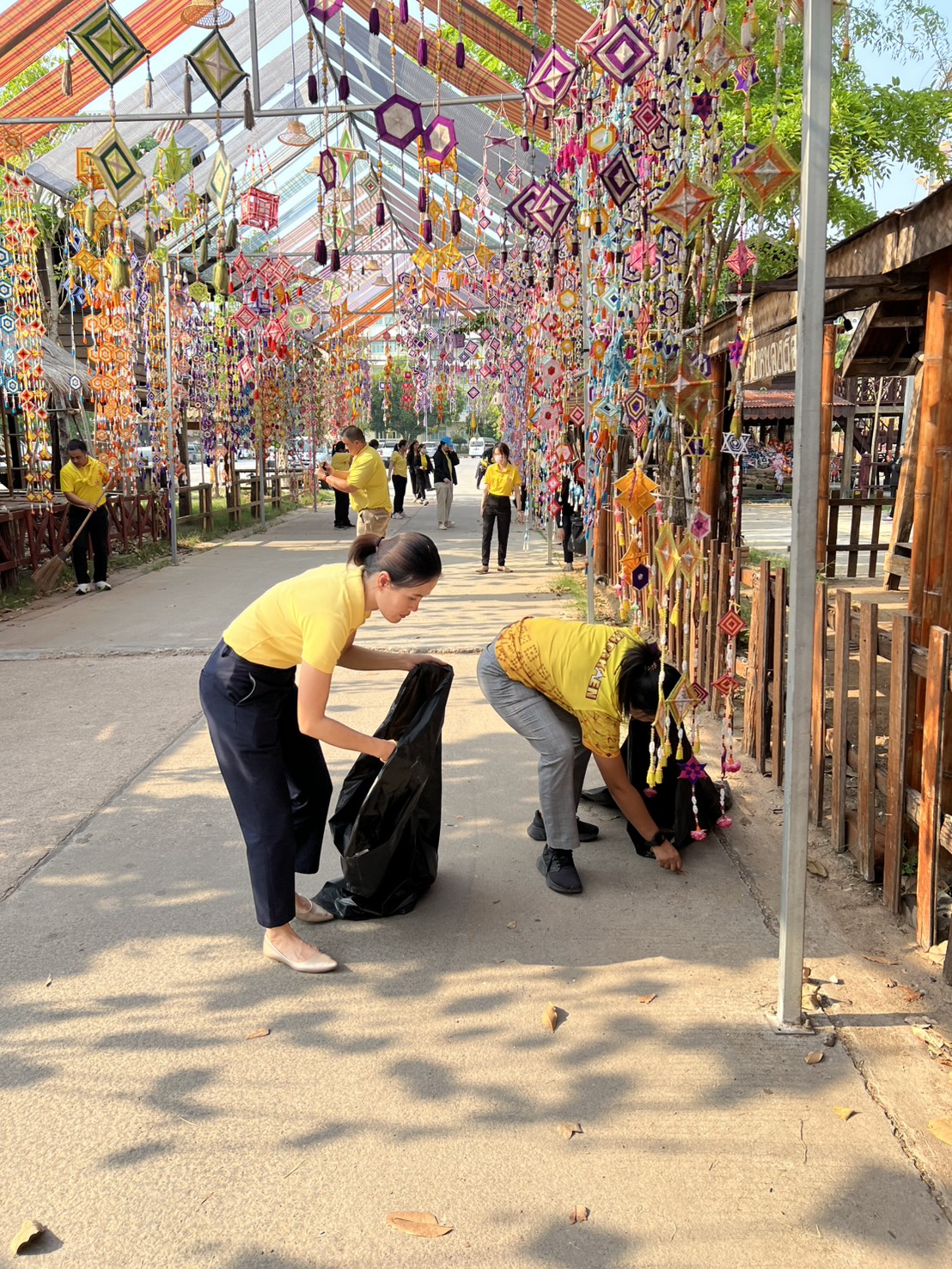 จังหวัดขอนแก่น : จัดกิจกรรมจิตอาสาบำเพ็ญสาธารณประโยชน์เนื่องในวันข้าราชการพลเรือน