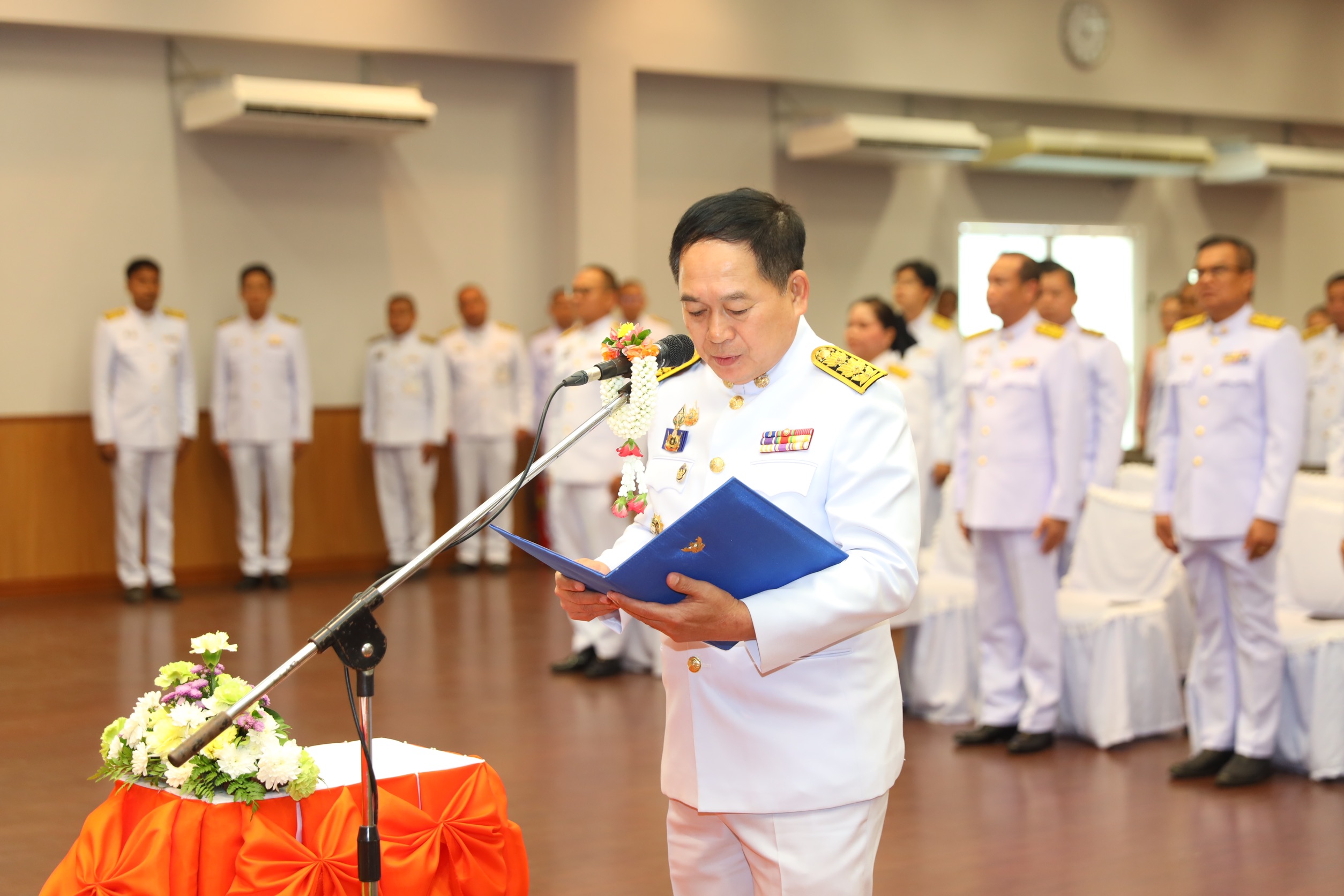จังหวัดขอนแก่น : จัดพิธีมอบลายผ้าพระราชทาน “ลายสิริราชพัสตราภรณ์”