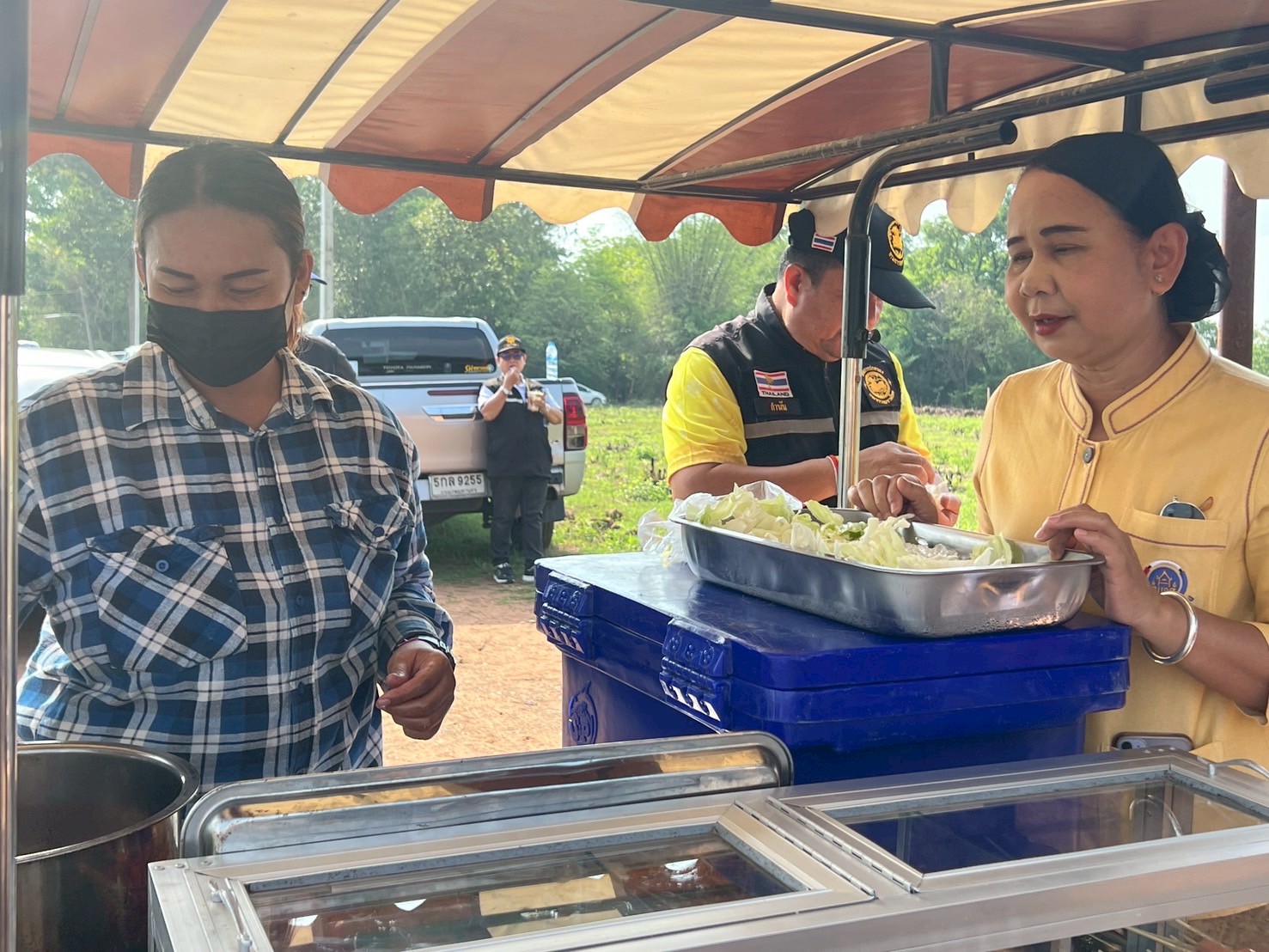 พช.ขอนแก่น : รอง ผู้ว่าฯ ขอนแก่น นำทีม ศจพ.จ. ลงพื้นที่ติดตามการแก้ไขปัญหาความยากจนและเยี่ยมให้กำลังใจครัวเรือนตกเกณฑ์ในมิติต่าง ๆ ในระดับพื้นที่อำเภอน้ำพองและอำเภอเขาสวนกวาง