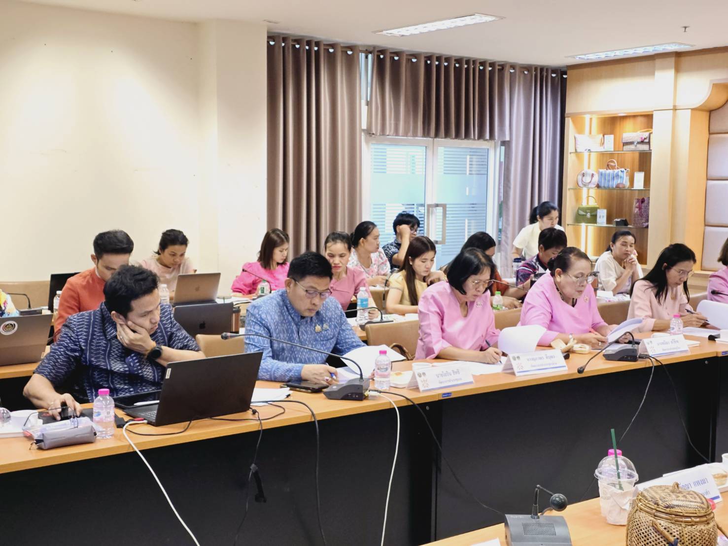 พช.ขอนแก่น : ประชุมคณะทำงานกำหนดตัวชี้วัด และค่าเป้าหมายการประเมินผลการปฏิบัติราชการของข้าราชการในสังกัดสำนักงานพัฒนาชุมชนจังหวัดขอนแก่น รอบการประเมินที่ 2/2568