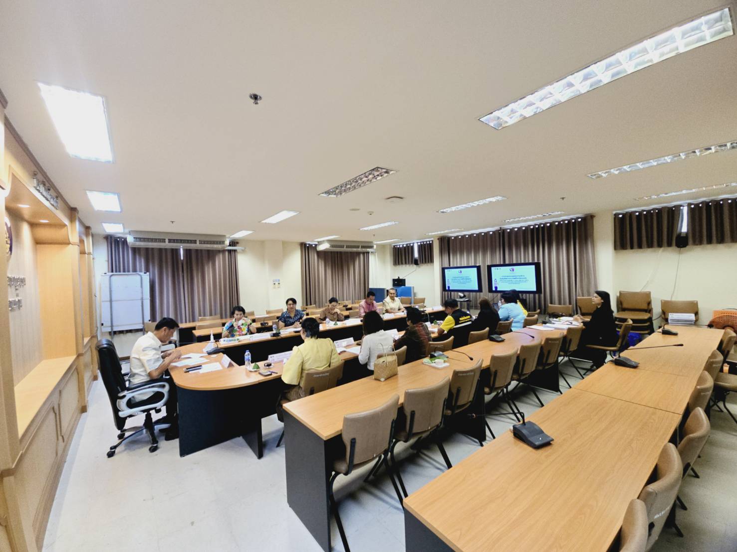 จังหวัดขอนแก่น : ประชุมคณะอนุกรรมการบริหารกองทุนพัฒนาบทบาทสตรีจังหวัด (อกส.จ.) จังหวัดขอนแก่น ครั้งที่ 5/2568