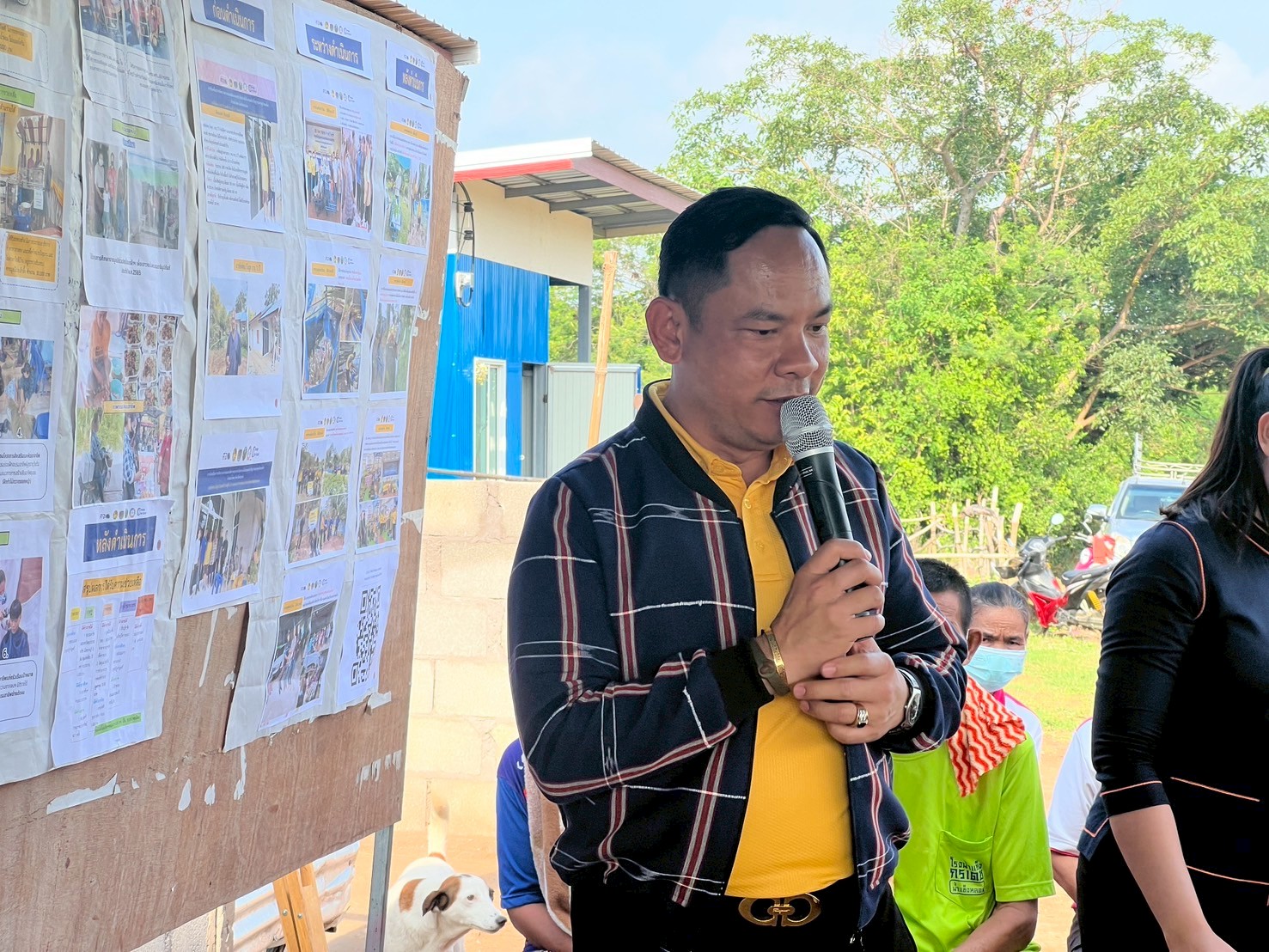 พช.ขอนแก่น : รอง ผู้ว่าฯ ขอนแก่น นำทีม ศจพ.จ. ลงพื้นที่ติดตามการแก้ไขปัญหาความยากจนและเยี่ยมให้กำลังใจครัวเรือนตกเกณฑ์ในมิติต่าง ๆ ในระดับพื้นที่อำเภอน้ำพองและอำเภอเขาสวนกวาง
