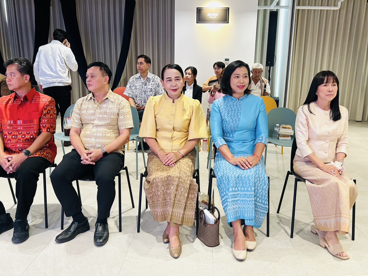 พช.ขอนแก่น : ร่วมงาน “Khonkaen Premium GI” ตอนที่ 2 ไหมมัดหมี่ GI ขอนแก่น ณ Glowfish Khon Kaen ชั้น G Khon Kaen Innovation Centre