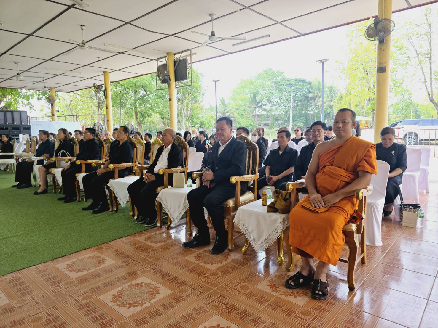 พช.ขอนแก่น : ร่วมงานฌาปนกิจศพ คุณแม่สมจิตร สุนทรพิทักษ์ ของนางสาวกนกอร สุนทรพิทักษ์ นักวิชาการพัฒนาชุมชนอำเภอบ้านฝาง