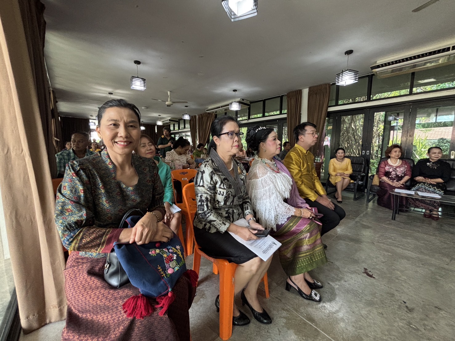 พช.ขอนแก่น : ร่วมเป็นเกียรติพิธีเปิดงานการ “อบรมเชิงปฏิบัติการต่อยอดผลิตภัณฑ์ชุมชน อย่างสร้างสรรค์ให้เกิดการมีส่วนร่วมในชุมชน”