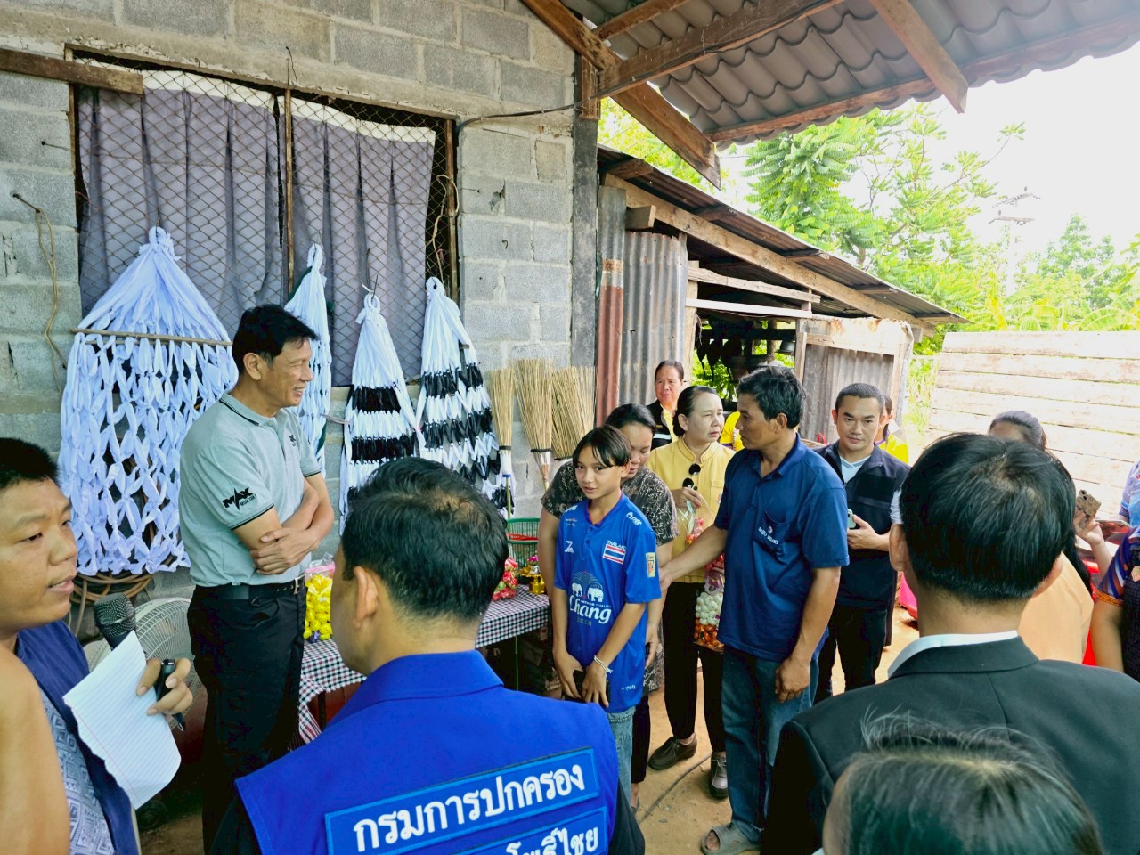 พช.ขอนแก่น : รอง ผู้ว่าฯ ขอนแก่น นำทีม ศจพ.จ. ลงพื้นที่ติดตามการแก้ไขปัญหาความยากจนและเยี่ยมให้กำลังใจครัวเรือนตกเกณฑ์ในมิติต่าง ๆ ในระดับพื้นที่อำเภอมัญจาคีรีและอำเภอโคกโพธิ์ไชย