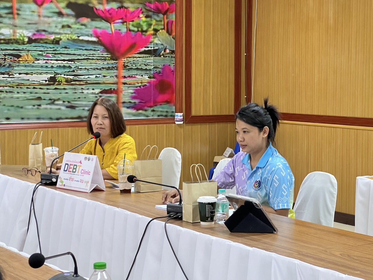 พช.ขอนแก่น : ลงพื้นที่ติดตามและสนับสนุนการดำเนินงาน การบริหารจัดการหนี้ค้างเกินกำหนดชำระ กองทุนพัฒนาบทบาทสตรี (คลินิกแก้หนี้สตรี คุณพร้อมจ่าย เราพร้อมจบ DEBT Clinic By CDK)