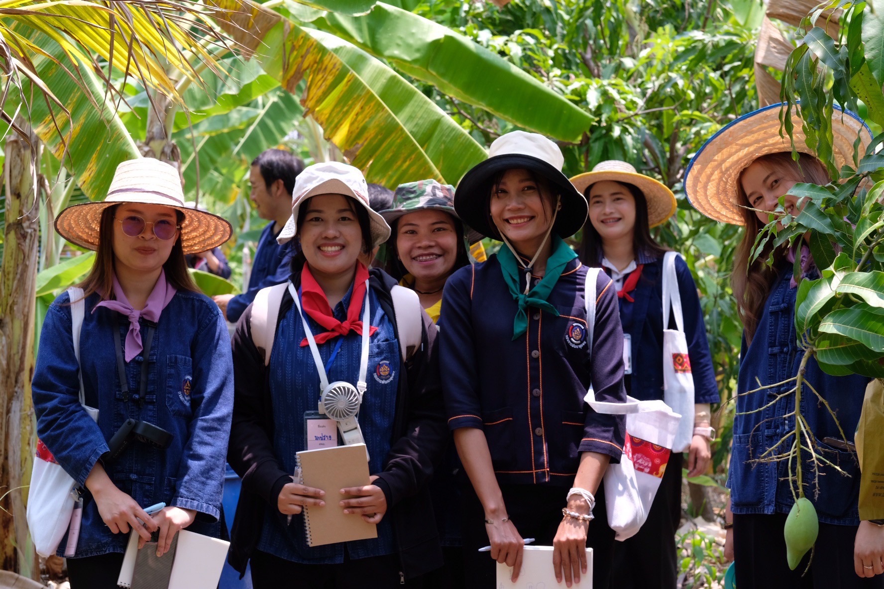 พช.ขอนแก่น : ดำเนินโครงการนวัตกรรมสร้างสรรค์เพื่อชุมชน (7C : Innovation for Smarter CDD Khonkaen) “เติมแฮง แบ่งปัน สานฝัน โคก หนอง นา” กิจกรรม ฝึกอบรมเชิงปฏิบัติการเพิ่มศักยภาพของเจ้าหน้าที่พัฒนาชุมชน “เติมแฮง แบ่งปัน สานฝัน โคก หนอง นา” ณ ศูนย์เรียนรู้เศรษฐกิจพอเพียง บ้านขามป้อม หมู่ 4 ตำบลขัวเรียง อำเภอชุมแพ จังหวัดขอนแก่น (วันที่2)