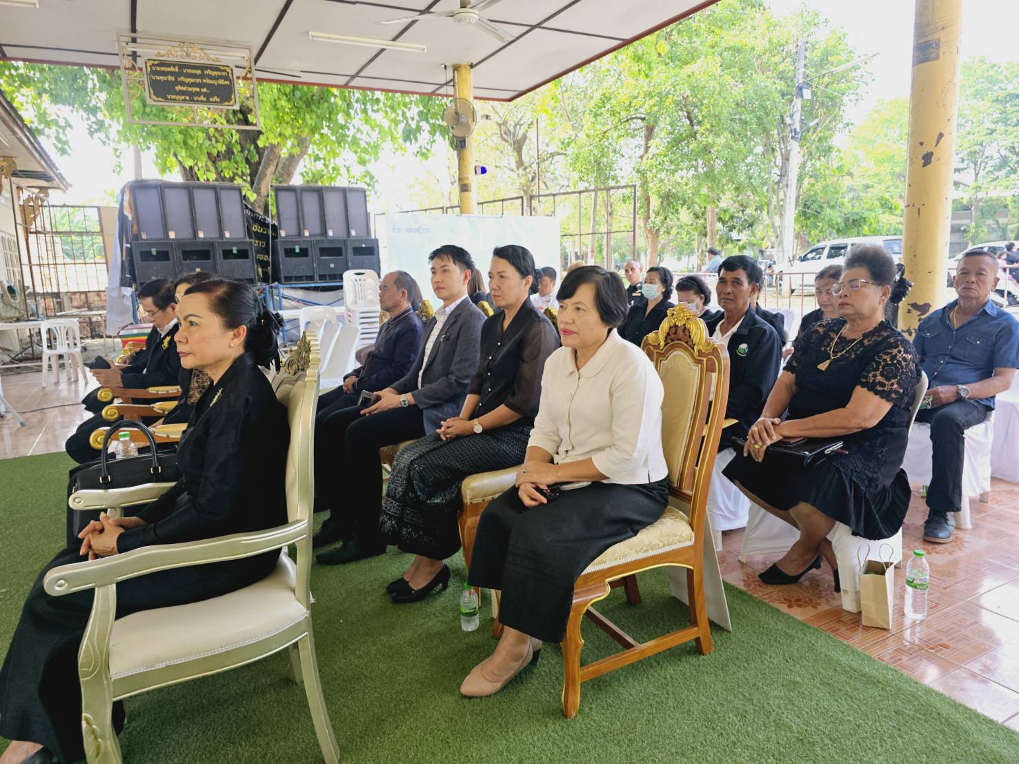 พช.ขอนแก่น : ร่วมงานฌาปนกิจศพ คุณแม่สมจิตร สุนทรพิทักษ์ ของนางสาวกนกอร สุนทรพิทักษ์ นักวิชาการพัฒนาชุมชนอำเภอบ้านฝาง