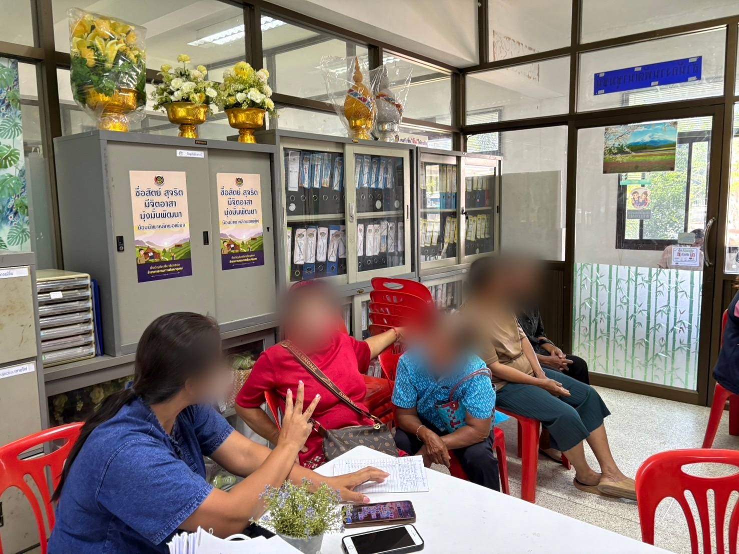 พช.ขอนแก่น : ลงพื้นที่ติดตามและสนับสนุนการดำเนินงาน การบริหารจัดการหนี้ค้างเกินกำหนดชำระ กองทุนพัฒนาบทบาทสตรี (คลินิกแก้หนี้สตรี คุณพร้อมจ่าย เราพร้อมจบ DEBT Clinic By CDK) ณ อำเภอแวงใหญ่และอำเภอชนบท