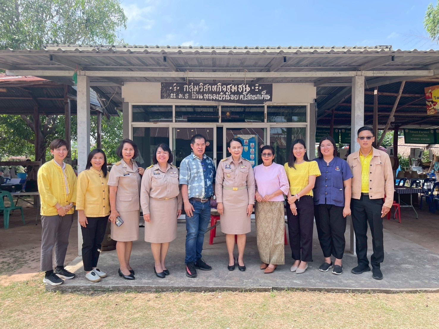 พช.ขอนแก่น : ร่วมเป็นเกียรติและให้กำลังใจกลุ่มทอผ้า ที่เข้าร่วมอบรมโครงการพัฒนาทักษะแรงงานรองรับนโยบาย Soft Power รุ่นที่1 ณ บ้านหนองบัวน้อย หมู่ที่ 4 ตำบลโสกนกเต็น อำเภอพล