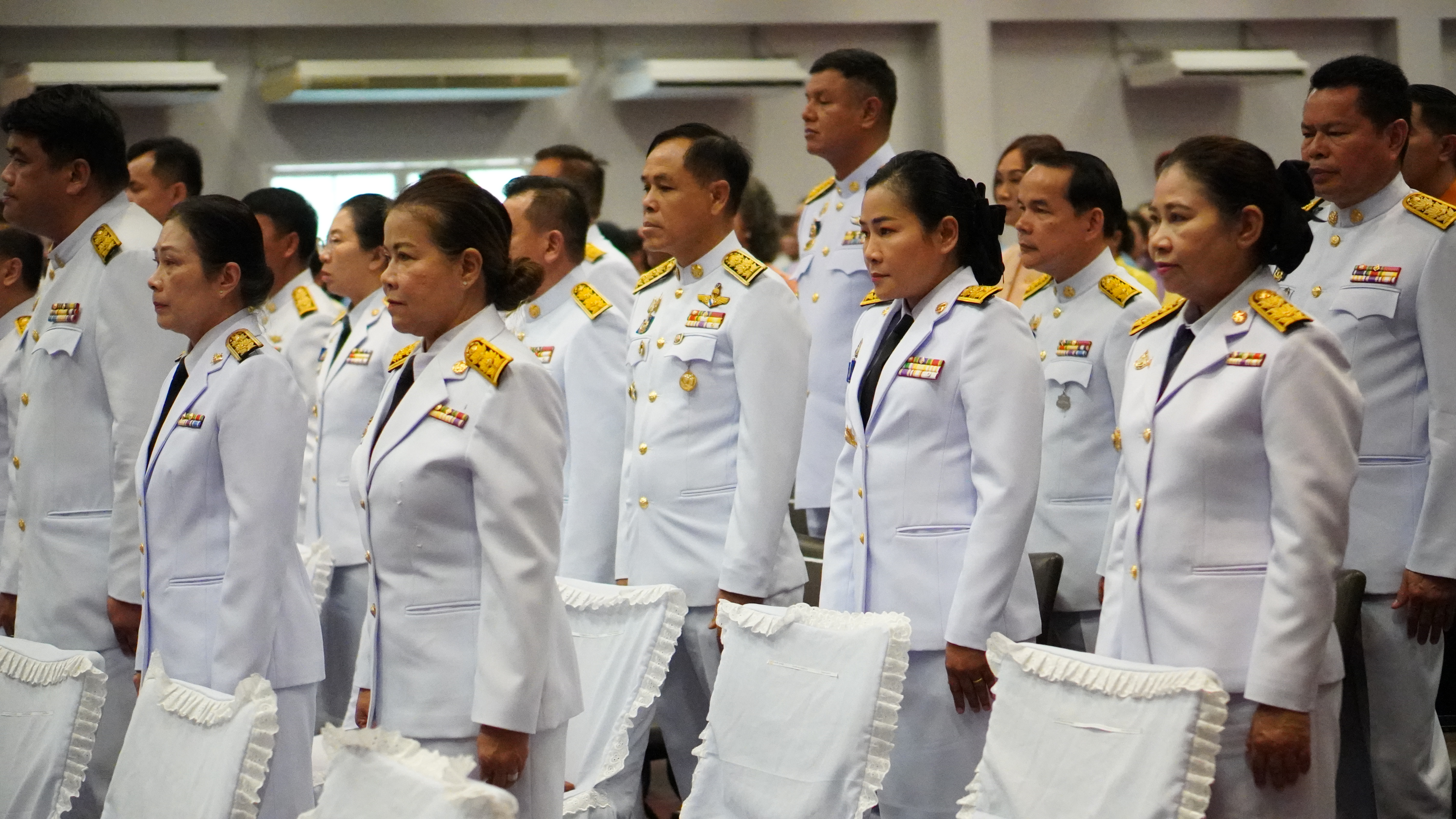 จังหวัดขอนแก่น : จัดพิธีมอบลายผ้าพระราชทาน “ลายสิริราชพัสตราภรณ์”