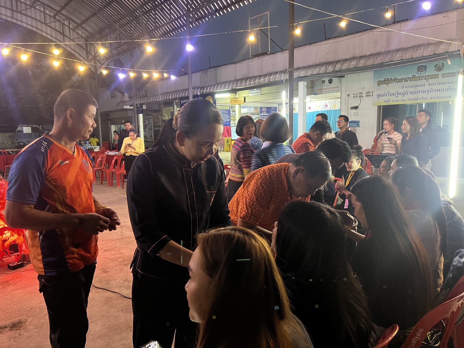 พช.ขอนแก่น : ดำเนินโครงการนวัตกรรมสร้างสรรค์เพื่อชุมชน (7C : Innovation for Smarter CDD Khonkaen) “เติมแฮง แบ่งปัน สานฝัน โคก หนอง นา” กิจกรรม ฝึกอบรมเชิงปฏิบัติการเพิ่มศักยภาพของเจ้าหน้าที่พัฒนาชุมชน “เติมแฮง แบ่งปัน สานฝัน โคก หนอง นา” ณ ศูนย์เรียนรู้เศรษฐกิจพอเพียง บ้านขามป้อม หมู่ 4 ตำบลขัวเรียง อำเภอชุมแพ จังหวัดขอนแก่น (วันที่1)
