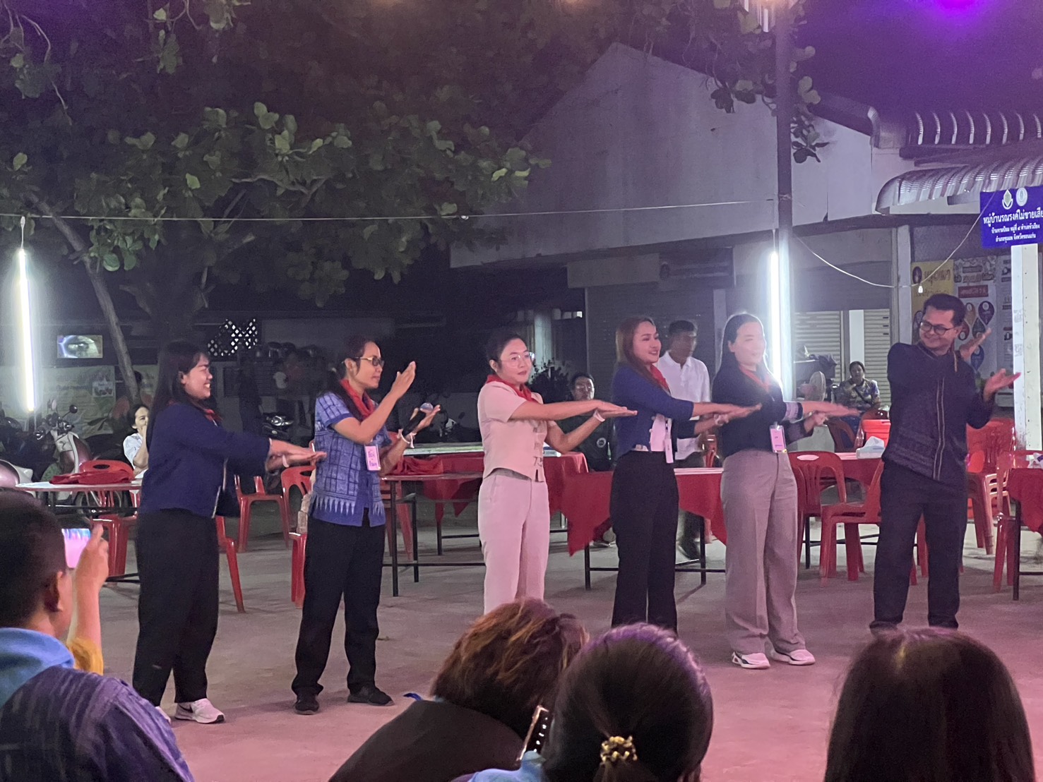 พช.ขอนแก่น : ดำเนินโครงการนวัตกรรมสร้างสรรค์เพื่อชุมชน (7C : Innovation for Smarter CDD Khonkaen) “เติมแฮง แบ่งปัน สานฝัน โคก หนอง นา” กิจกรรม ฝึกอบรมเชิงปฏิบัติการเพิ่มศักยภาพของเจ้าหน้าที่พัฒนาชุมชน “เติมแฮง แบ่งปัน สานฝัน โคก หนอง นา” ณ ศูนย์เรียนรู้เศรษฐกิจพอเพียง บ้านขามป้อม หมู่ 4 ตำบลขัวเรียง อำเภอชุมแพ จังหวัดขอนแก่น (วันที่1)