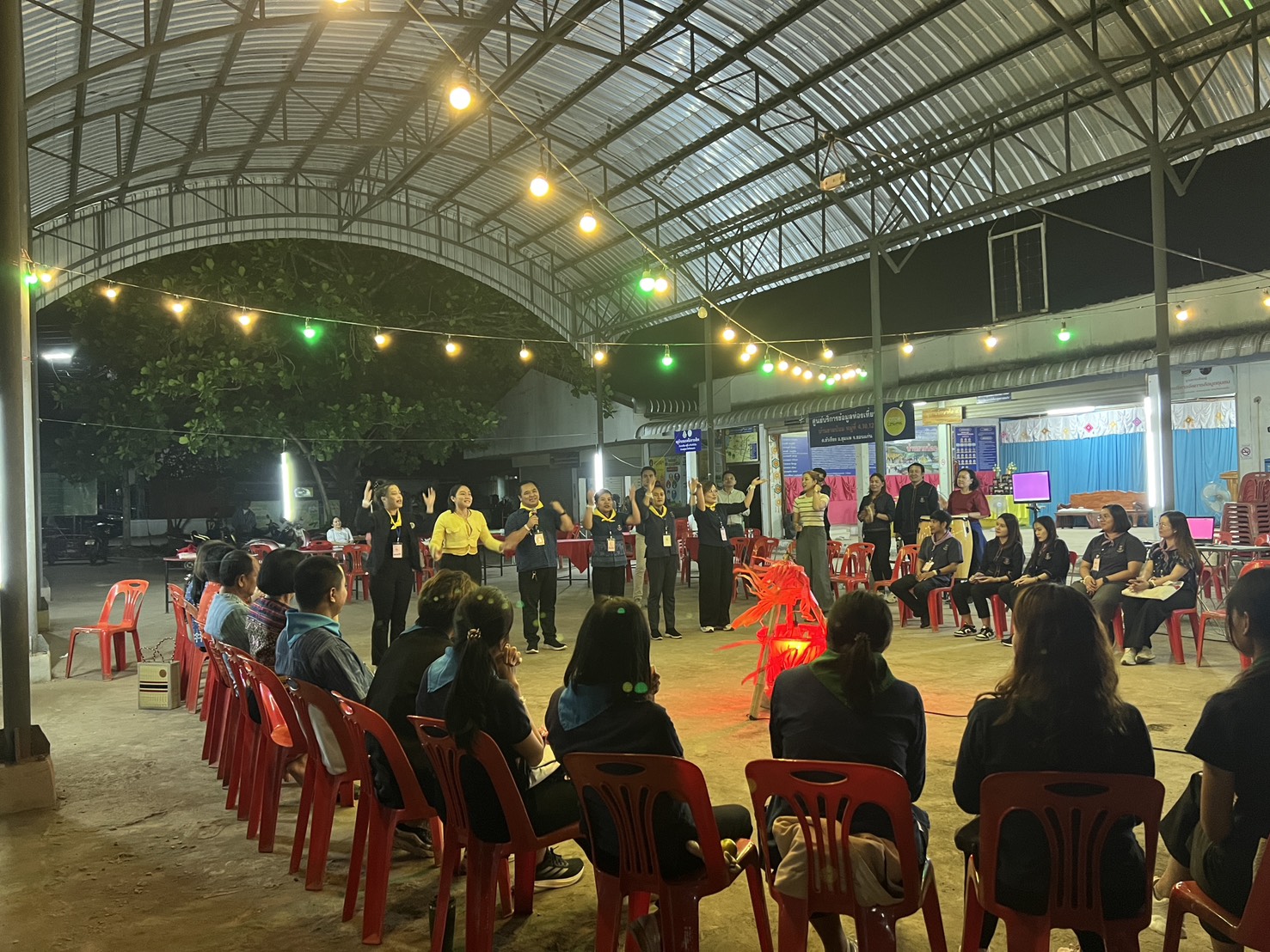 พช.ขอนแก่น : ดำเนินโครงการนวัตกรรมสร้างสรรค์เพื่อชุมชน (7C : Innovation for Smarter CDD Khonkaen) “เติมแฮง แบ่งปัน สานฝัน โคก หนอง นา” กิจกรรม ฝึกอบรมเชิงปฏิบัติการเพิ่มศักยภาพของเจ้าหน้าที่พัฒนาชุมชน “เติมแฮง แบ่งปัน สานฝัน โคก หนอง นา” ณ ศูนย์เรียนรู้เศรษฐกิจพอเพียง บ้านขามป้อม หมู่ 4 ตำบลขัวเรียง อำเภอชุมแพ จังหวัดขอนแก่น (วันที่1)