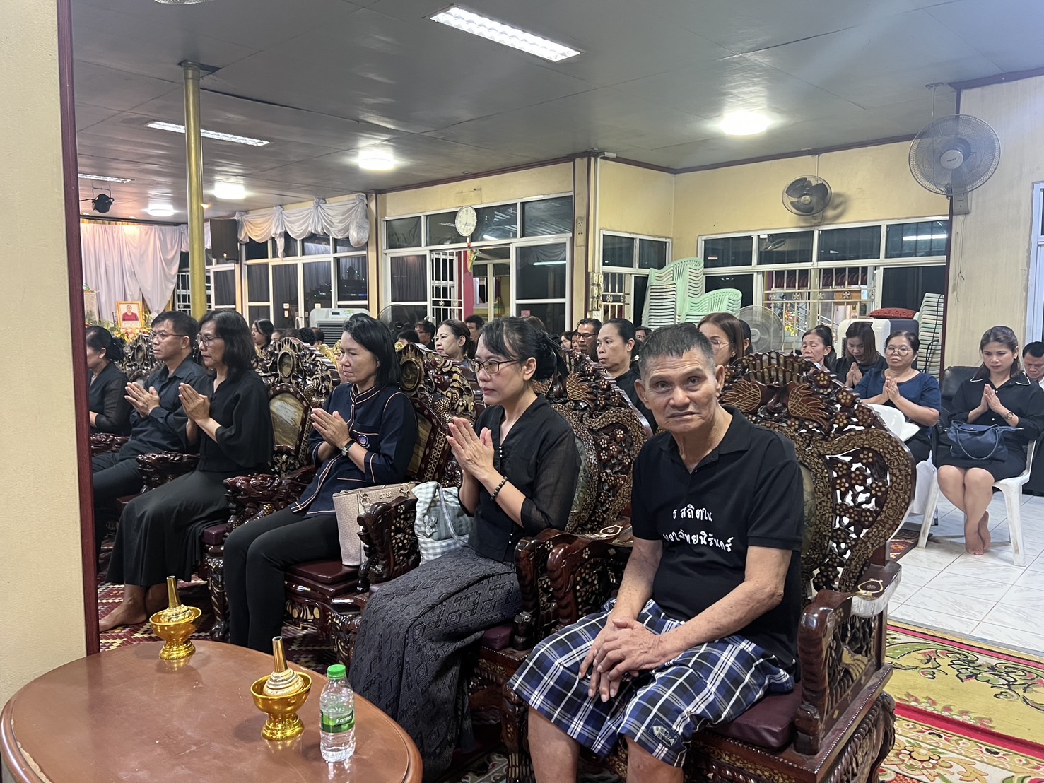 พช.ขอนแก่น : ร่วมเป็นเจ้าภาพฟังสวดพระอภิธรรม คุณแม่สมจิตร สุนทรพิทักษ์ ของนางสาวกนกอร สุนทรพิทักษ์ นักวิชาการพัฒนาชุมชนอำเภอบ้านฝาง