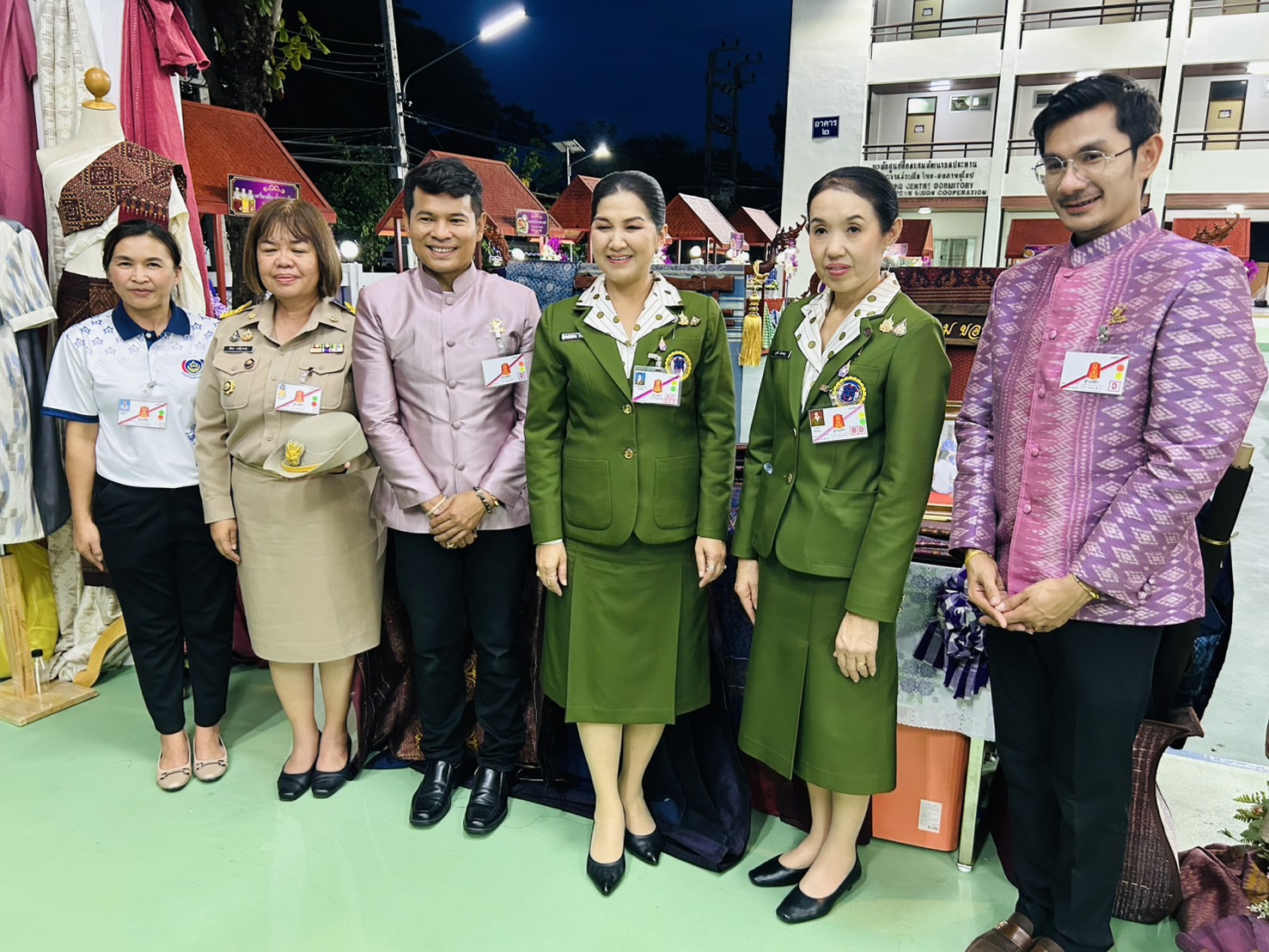 พช.ขอนแก่น : ร่วมจัดแสดงผลิตภัณฑ์ผ้าไหม หนึ่งตำบล หนึ่งผลิตภัณฑ์ (OTOP) ในการรับเสด็จ สมเด็จพระกนิษฐาธิราชเจ้า กรมสมเด็จพระเทพรัตนราชสุดาฯ สยามบรมราชกุมารี ณ สำนักชลประทานที่ 6