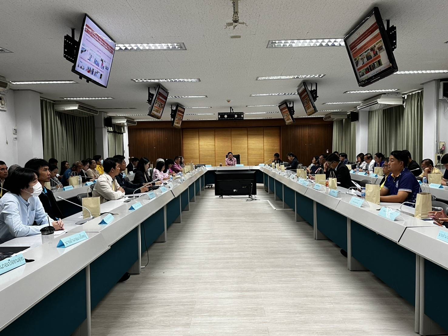 พช.ขอนแก่น: ร่วมประชุมคณะกรรมการควบคุมและกำจัดโรคพิษสุนัขบ้าจังหวัดขอนแก่น