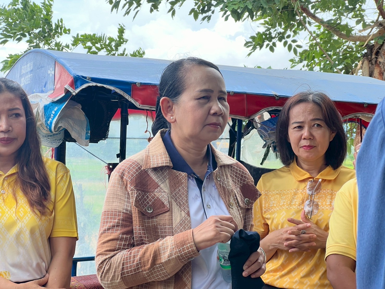 พช.ขอนแก่น : รอง ผู้ว่าฯ ขอนแก่น นำทีม ศจพ.จ. ลงพื้นที่ติดตามการแก้ไขปัญหาความยากจนและเยี่ยมให้กำลังใจครัวเรือนตกเกณฑ์ในมิติต่าง ๆ ในระดับพื้นที่อำเภอภูเวียงและอำเภอเวียงเก่า