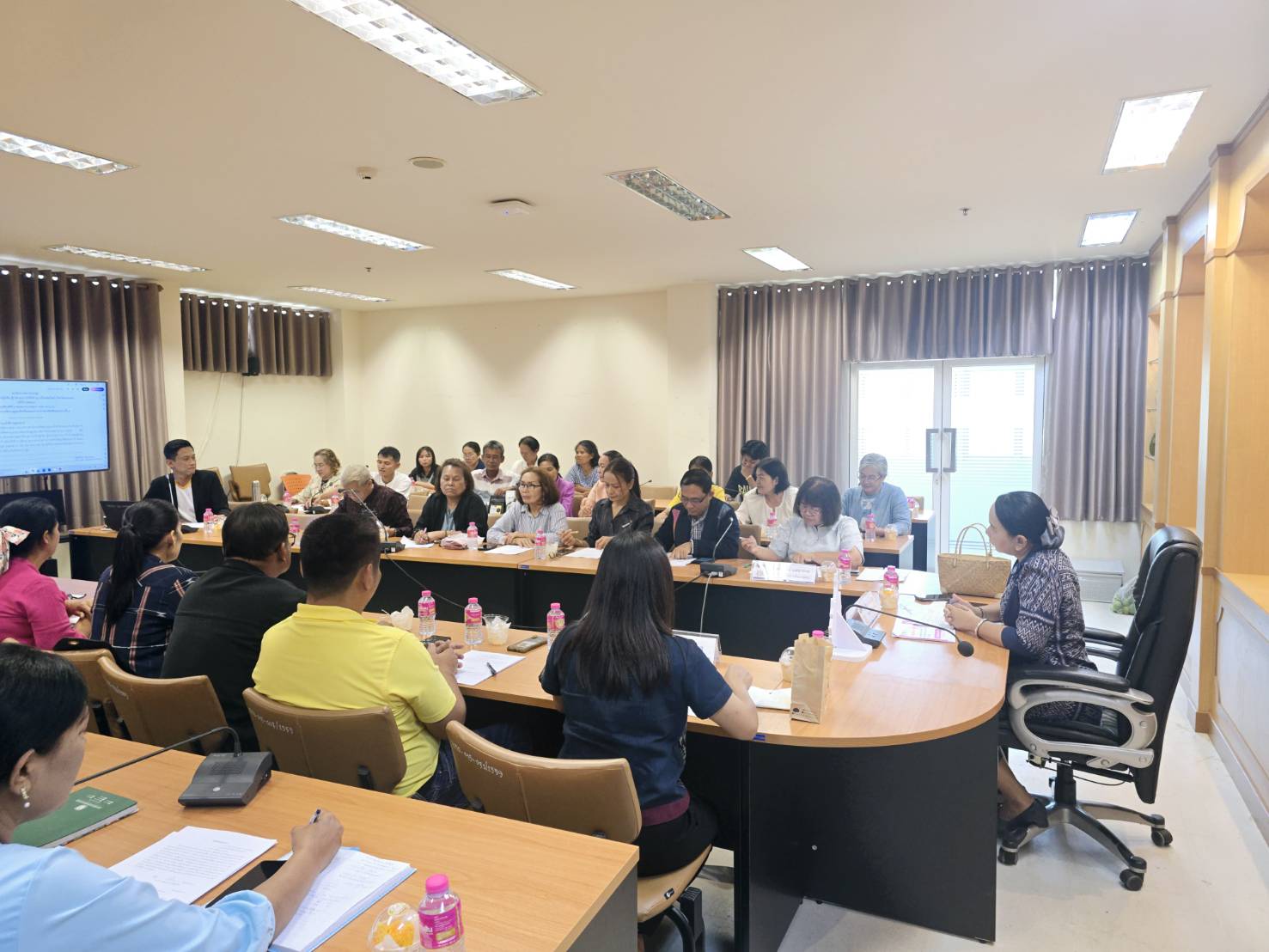 พช.ขอนแก่น : จัดประชุมเครือข่ายกลุ่มอาชีพ และผู้ผลิต ผู้ประกอบการหนึ่งตำบล หนึ่งผลิตภัณฑ์ จังหวัดขอนแก่น ครั้งที่ 1/2568 และคัดเลือก OTOP ร่วมงาน OTOP Midyear 2025