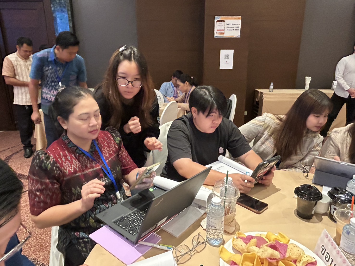พช.ขอนแก่น : เข้าร่วมประชุมเชิงปฏิบัติการพัฒนาผู้ประกอบการสู่การเป็นผู้จำหน่ายมืออาชีพ รุ่นที่ 2 ระหว่างวันที่ 20 – 21 พฤษภาคม 2568 ณ โรงแรมเซ็นทรา อุดรธานี จังหวัดอุดรธานี
