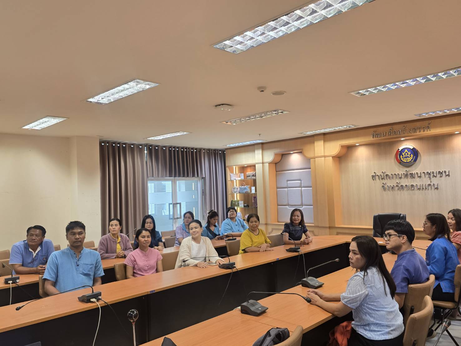 สำนักงานพัฒนาชุมชนจังหวัดขอนแก่นพร้อมทั้งบุคลากรในสังกัด เข้าร่วมพิธีเจริญพระพุทธมนต์ เจริญจิตตภาวนา (ออนไลน์) และร่วมจัดกิจกรรม “รวมพลังสร้างสัปปายะสู่วัดด้วยวิถี 5ส” (Big Cleaning Day) เพื่อเฉลิมพระเกียรติและถวายเป็นพระราชกุศลแด่สมเด็จพระนางเจ้า ฯ พระบรมราชินี เนื่องในโอกาสวันเฉลิมพระชนมพรรษา 3 มิถุนายน 2568