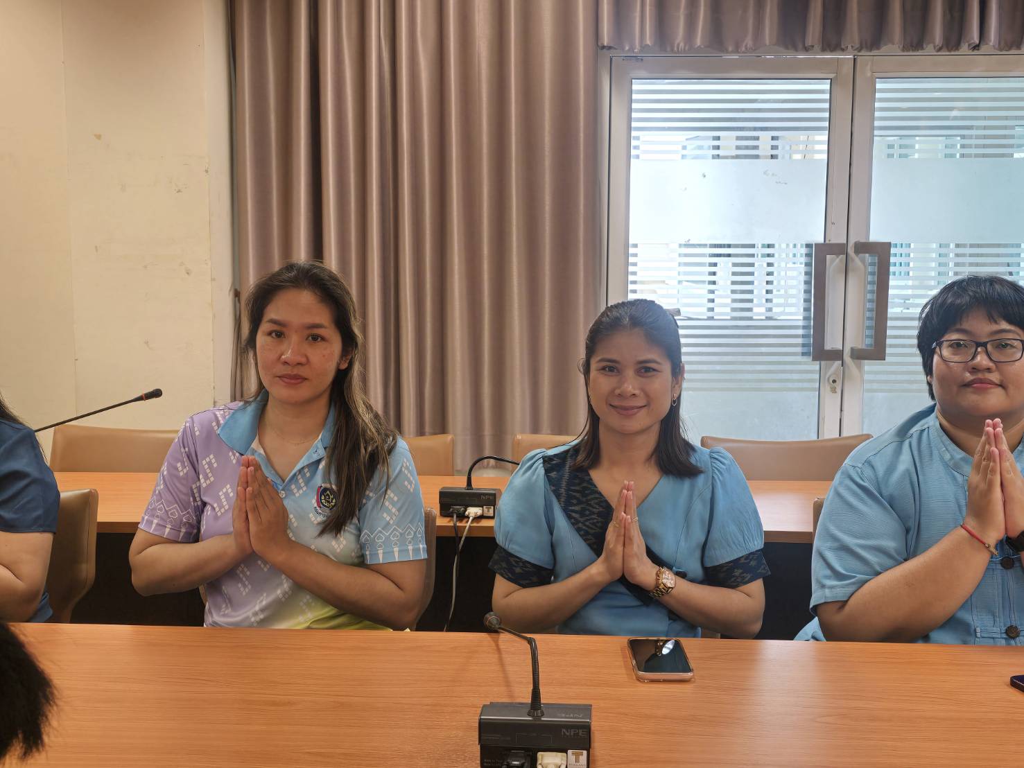 สำนักงานพัฒนาชุมชนจังหวัดขอนแก่นพร้อมทั้งบุคลากรในสังกัด เข้าร่วมพิธีเจริญพระพุทธมนต์ เจริญจิตตภาวนา (ออนไลน์) และร่วมจัดกิจกรรม “รวมพลังสร้างสัปปายะสู่วัดด้วยวิถี 5ส” (Big Cleaning Day) เพื่อเฉลิมพระเกียรติและถวายเป็นพระราชกุศลแด่สมเด็จพระนางเจ้า ฯ พระบรมราชินี เนื่องในโอกาสวันเฉลิมพระชนมพรรษา 3 มิถุนายน 2568