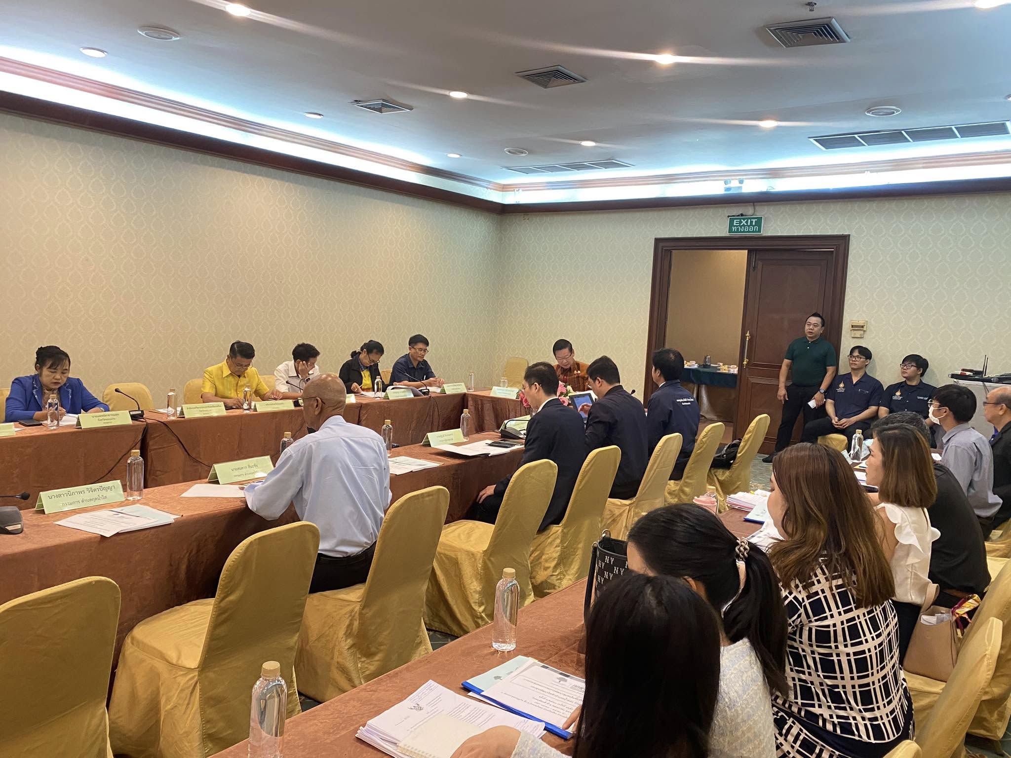 พช.ขอนแก่น : เข้าร่วมประชุมคณะกรรมการพัฒนาชุมชนในพื้นที่รอบโรงไฟฟ้า กองทุนพัฒนาไฟฟ้าอำเภอน้ำพอง จังหวัดขอนแก่น (คพรฟ) ครั้งที่ 3/2568