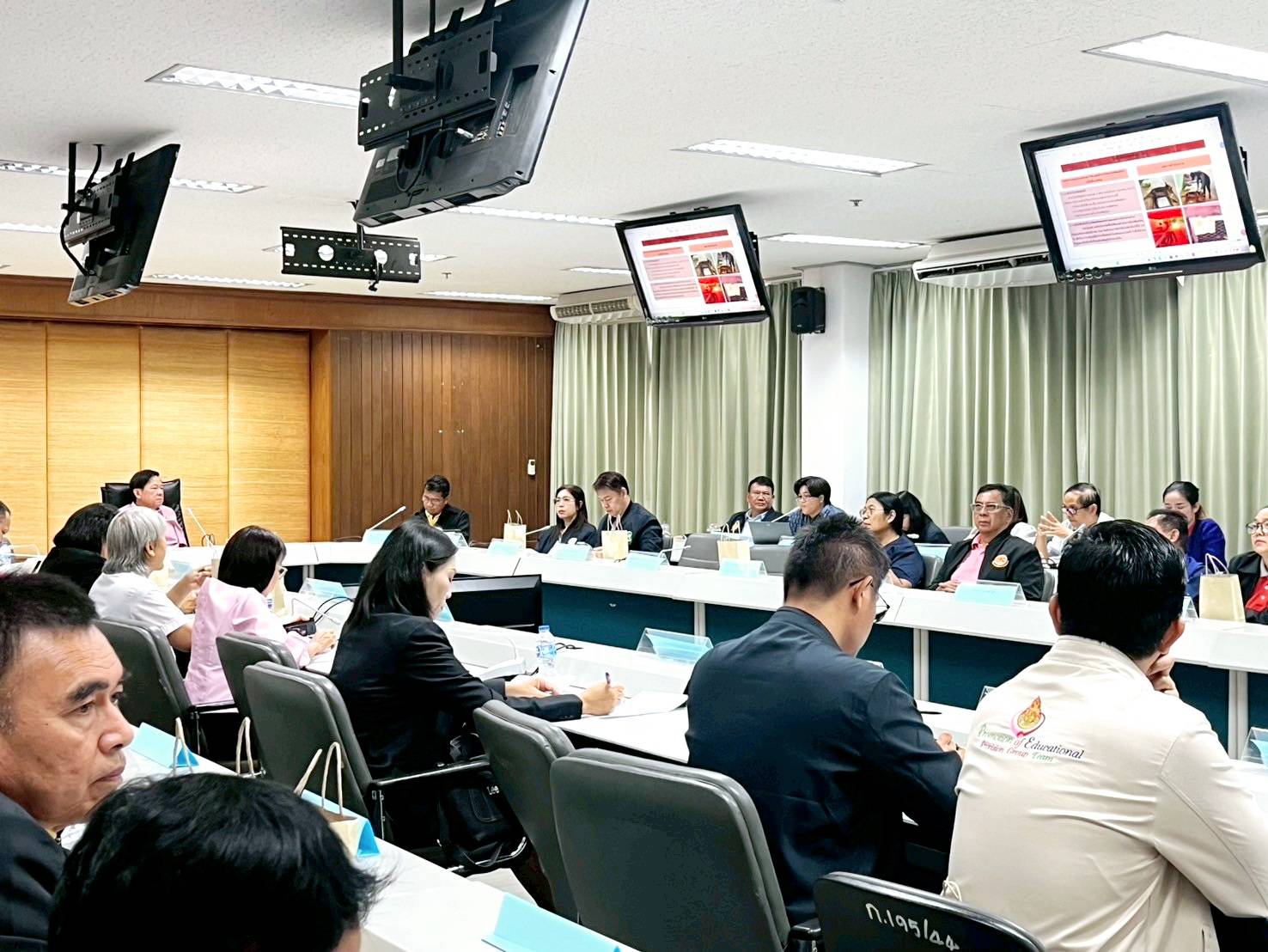 พช.ขอนแก่น: ร่วมประชุมคณะกรรมการควบคุมและกำจัดโรคพิษสุนัขบ้าจังหวัดขอนแก่น