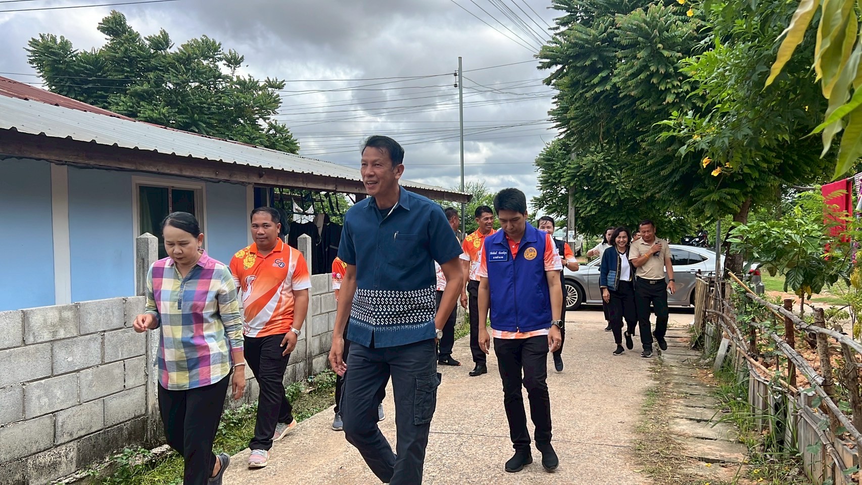 พช.ขอนแก่น : รอง ผู้ว่าฯ ขอนแก่น นำทีม ศจพ.จ. ลงพื้นที่ติดตามการแก้ไขปัญหาความยากจนและเยี่ยมให้กำลังใจครัวเรือนตกเกณฑ์ในมิติต่าง ๆ ในระดับพื้นที่อำเภอภบ้านฝางและอำเภอหนองเรือ