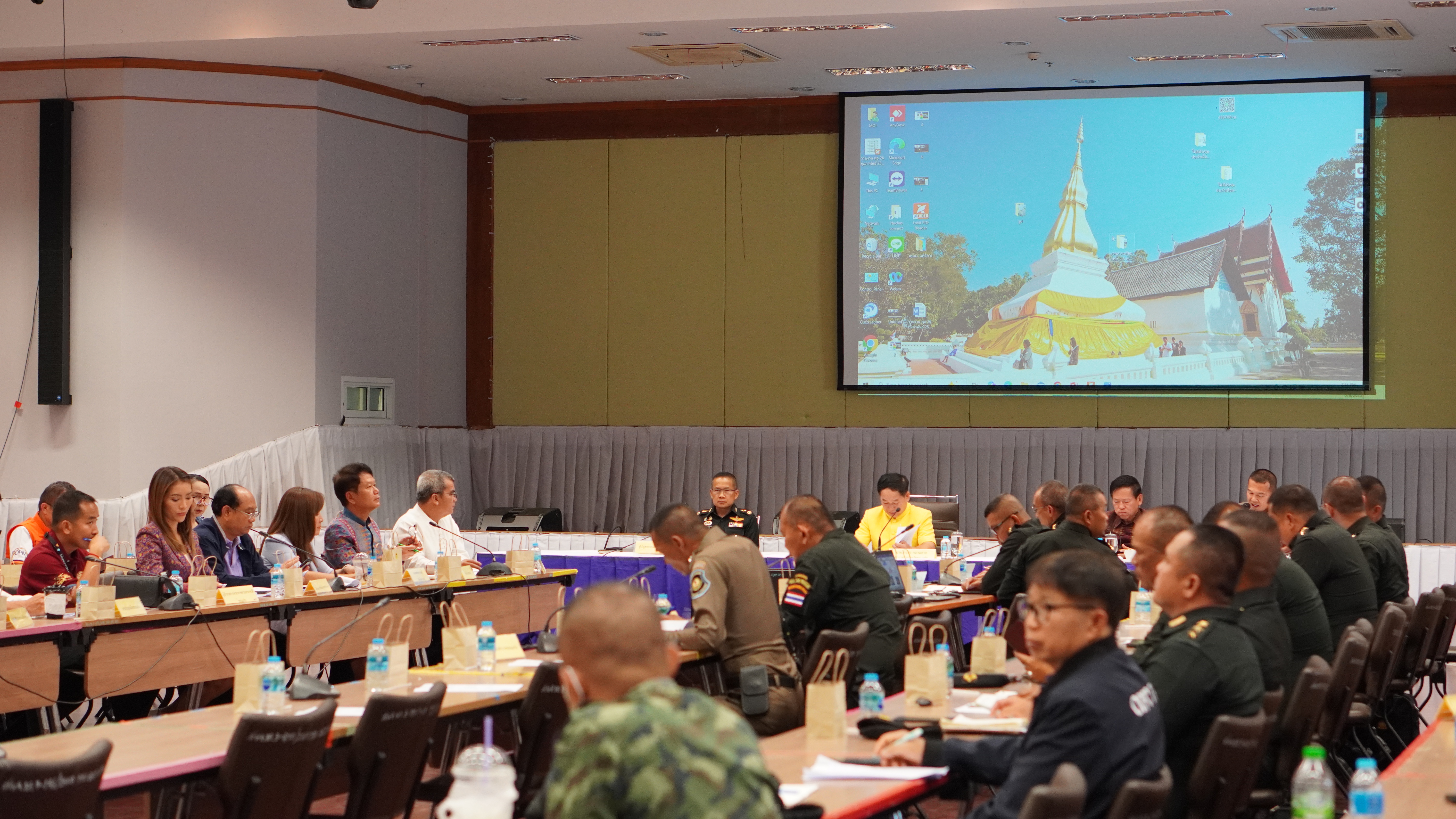 จังหวัดขอนแก่น : ประชุมเตรียมการถวายความปลอดภัยแด่ สมเด็จพระกนิษฐาธิราชเจ้า กรมสมเด็จพระเทพรัตนราชสุดาฯ สยามบรมราชกุมารี เสด็จแทนพระองค์ไปในการพระราชทานปริญญาบัตรแก่ผู้สำเร็จการศึกษาจากมหาวิทยาลัยมหาสารคาม