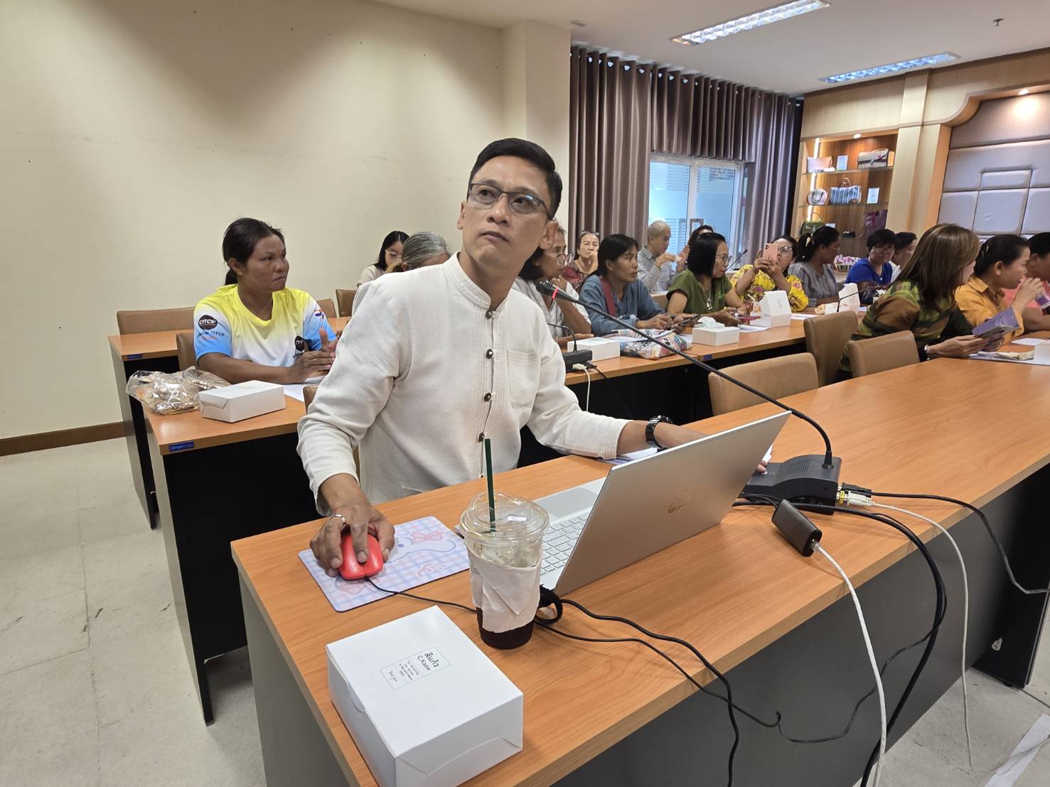 พช.ขอนแก่น : จัดประชุมชี้แจงแนวทางปฏิบัติในการเข้าร่วมงานการจัดงาน OTOP Midyear 2025