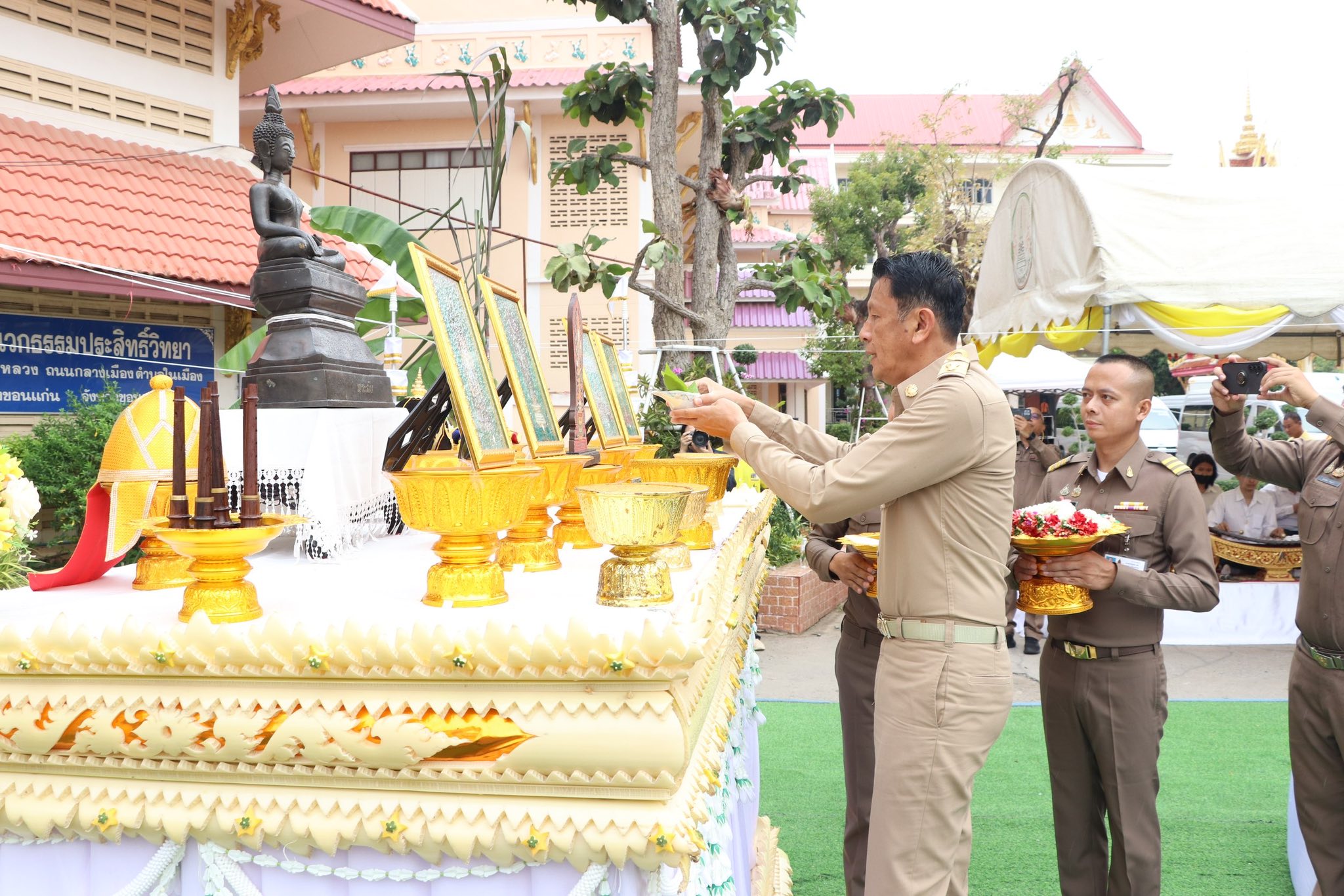 จังหวัดขอนแก่น : จัดพิธีบวงสรวงสิ่งศักดิ์สิทธิ์ในพิธีการศพที่ได้รับพระราชทาน