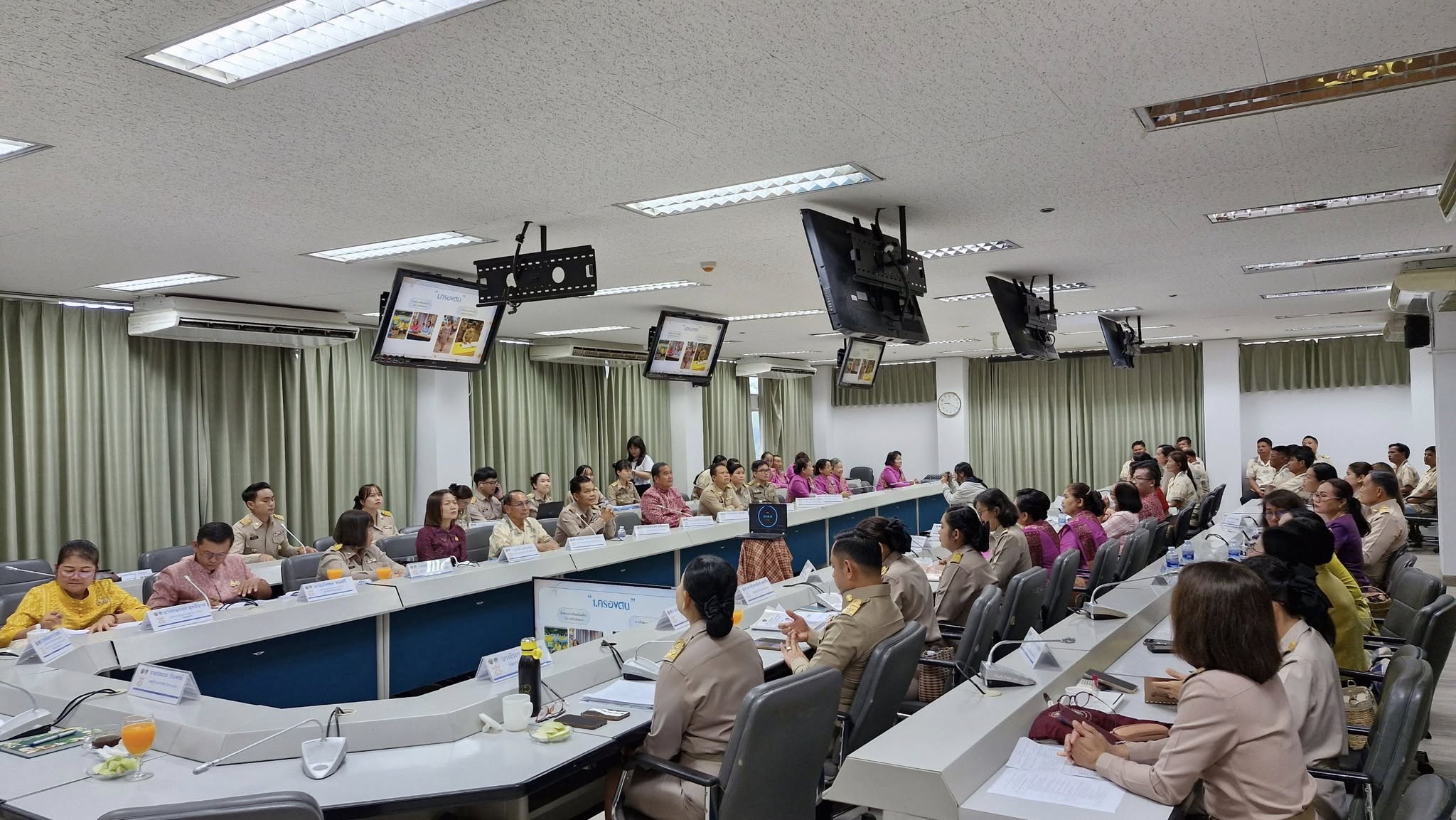 พช.ขอนแก่น : ต้อนรับผู้ตรวจราชการกรม พช. (นายพิสดาร ประดา) เป็นประธานคณะกรรมการพิจารณาคัดเลือกข้าราชการ ลูกจ้างประจำ และพนักงานราชการดีเด่น กรมการพัฒนาชุมชน ประจำปี พ.ศ. 2568 พื้นที่จังหวัดขอนแก่น