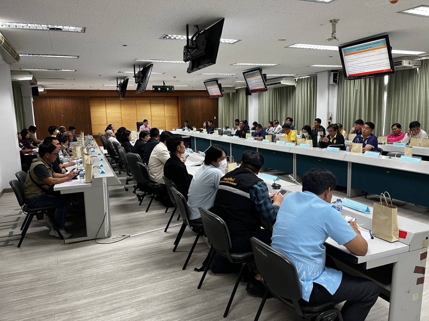 พช.ขอนแก่น: ร่วมประชุมคณะกรรมการควบคุมและกำจัดโรคพิษสุนัขบ้าจังหวัดขอนแก่น