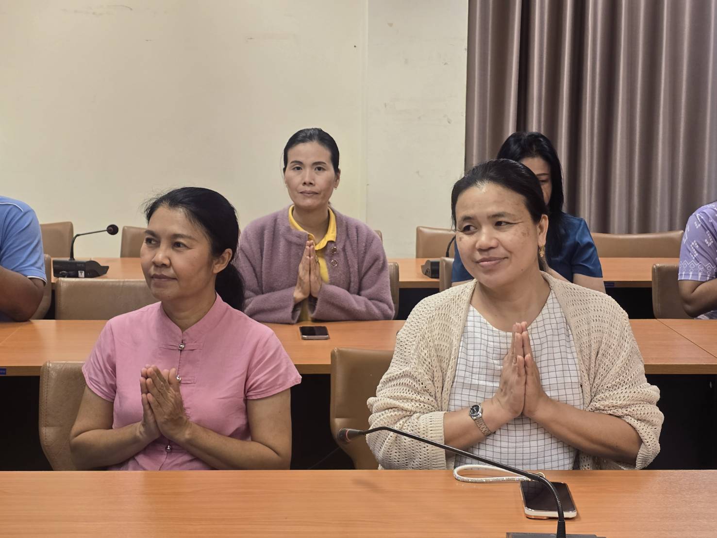 สำนักงานพัฒนาชุมชนจังหวัดขอนแก่นพร้อมทั้งบุคลากรในสังกัด เข้าร่วมพิธีเจริญพระพุทธมนต์ เจริญจิตตภาวนา (ออนไลน์) และร่วมจัดกิจกรรม “รวมพลังสร้างสัปปายะสู่วัดด้วยวิถี 5ส” (Big Cleaning Day) เพื่อเฉลิมพระเกียรติและถวายเป็นพระราชกุศลแด่สมเด็จพระนางเจ้า ฯ พระบรมราชินี เนื่องในโอกาสวันเฉลิมพระชนมพรรษา 3 มิถุนายน 2568
