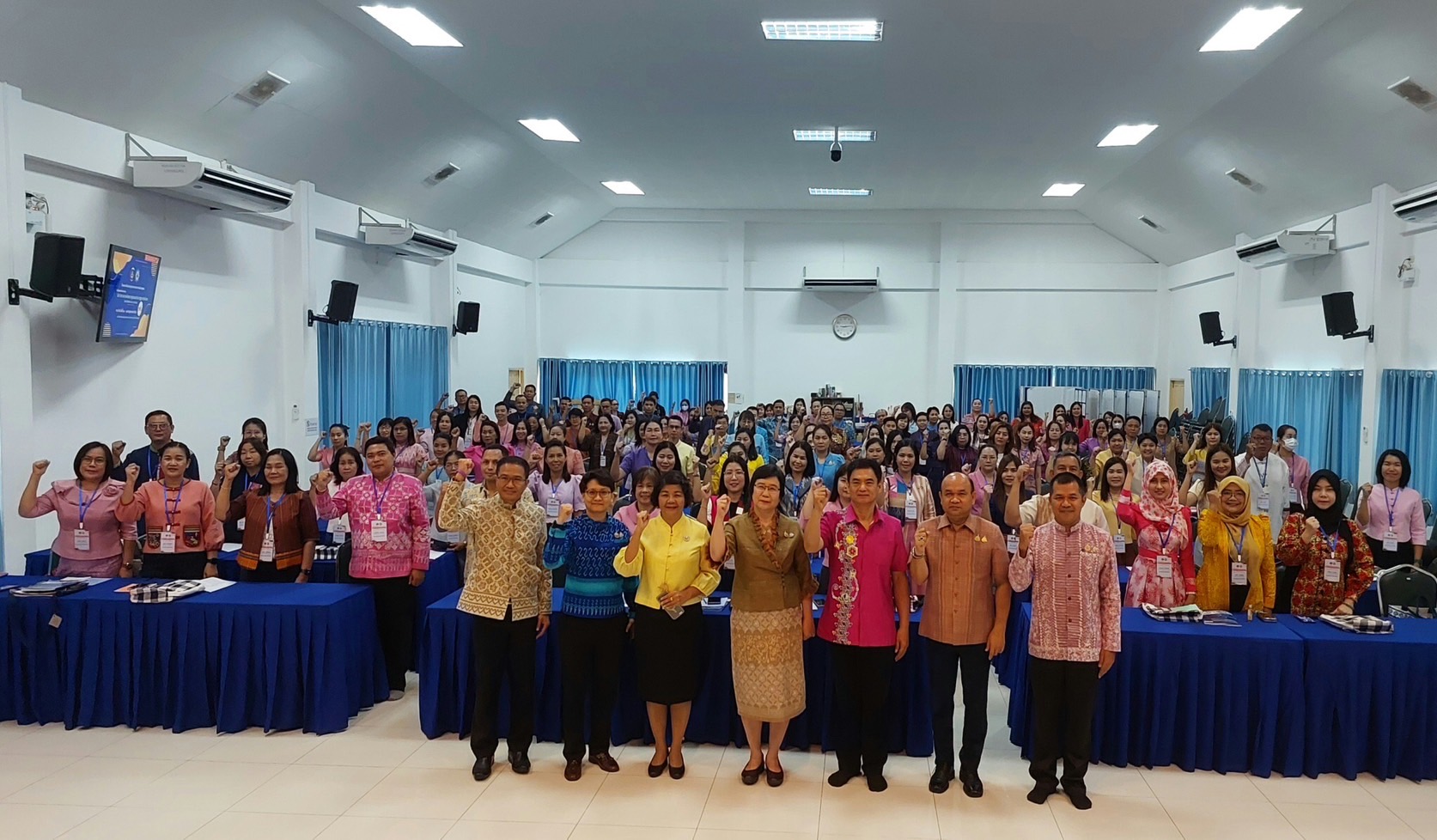 พช.ขอนแก่น : เข้าร่วมโครงการฝึกอบรมบุคลากรกรมการพัฒนาชุมชน หลักสูตรเสริมสมรรถนะ นักวิชาการพัฒนาชุมชนชำนาญการพิเศษ