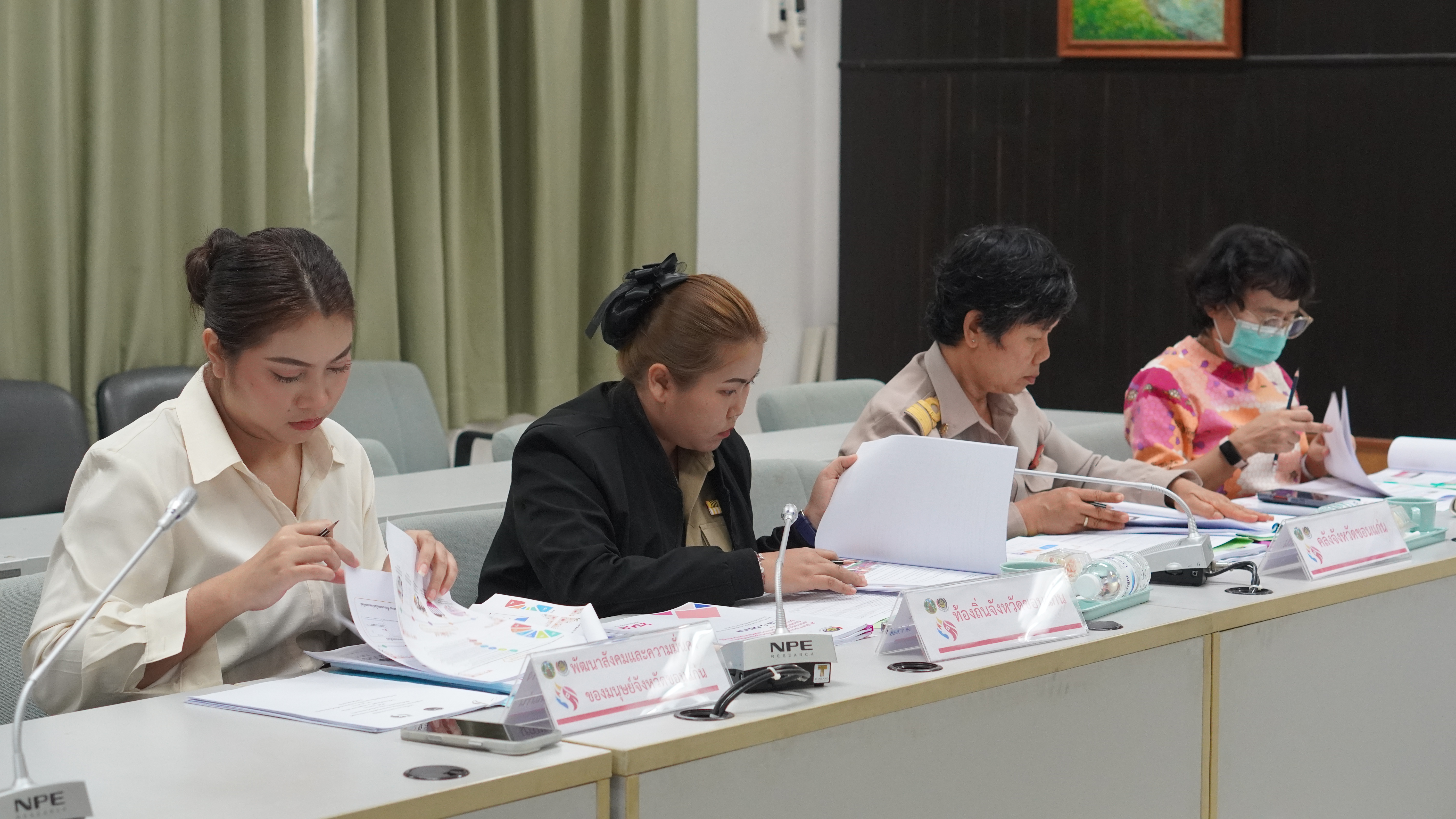 พช.ขอนแก่น : ดำเนินโครงการเชิดชูเกียรติคนกองทุนพัฒนาบทบาทสตรี ประจำปี 2568 กิจกรรมที่ 1 การคัดเลือกคนกองทุนพัฒนาบทบาทสตรีดีเด่น ระดับจังหวัด (วันที่1 ประเภท สำนักงานเลขานุการฯ)