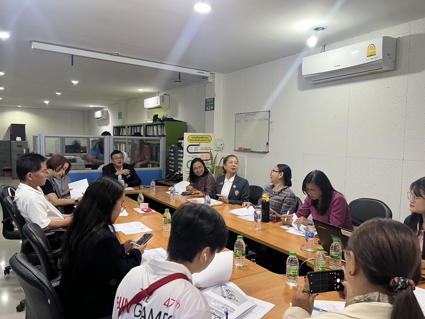 พช.ขอนแก่น : ร่วมประชุมคณะกรรมการพิจารณาคัดเลือกผู้ประกอบการเข้าร่วมกิจกรรมจัดงานแสดงและจำหน่ายสินค้า ณ จังหวัดนนทบุรี