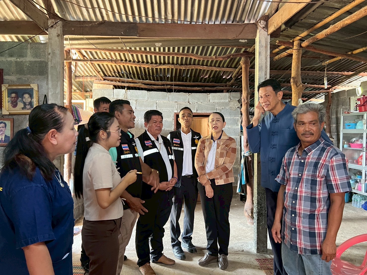 พช.ขอนแก่น : รอง ผู้ว่าฯ ขอนแก่น นำทีม ศจพ.จ. ลงพื้นที่ติดตามการแก้ไขปัญหาความยากจนและเยี่ยมให้กำลังใจครัวเรือนตกเกณฑ์ในมิติต่าง ๆ ในระดับพื้นที่อำเภอภูเวียงและอำเภอเวียงเก่า